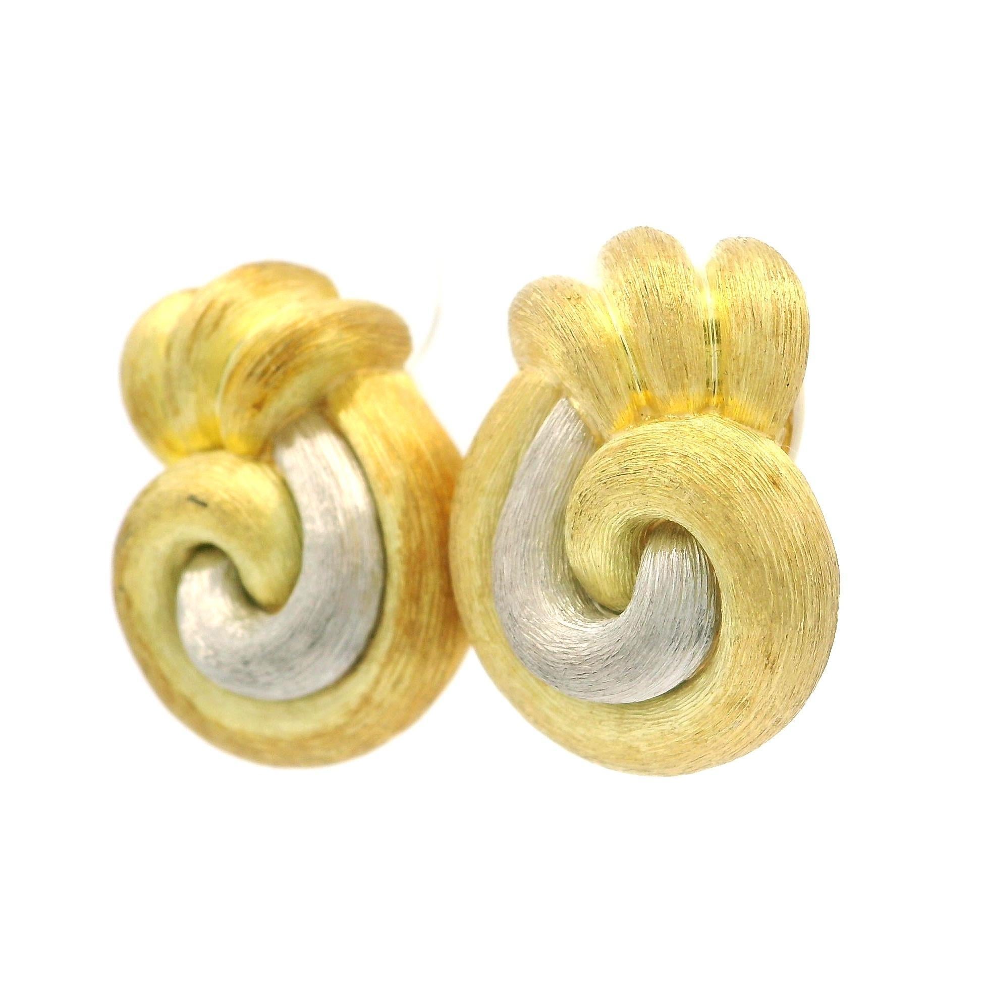 Material: 18K Solid Yellow Gold w/ Platinum Accents
Weight: 22.8 Grams
Backing: Posts w/ Omega Closures (Pierced ears are required.)
Width: 17.5mm (0.69