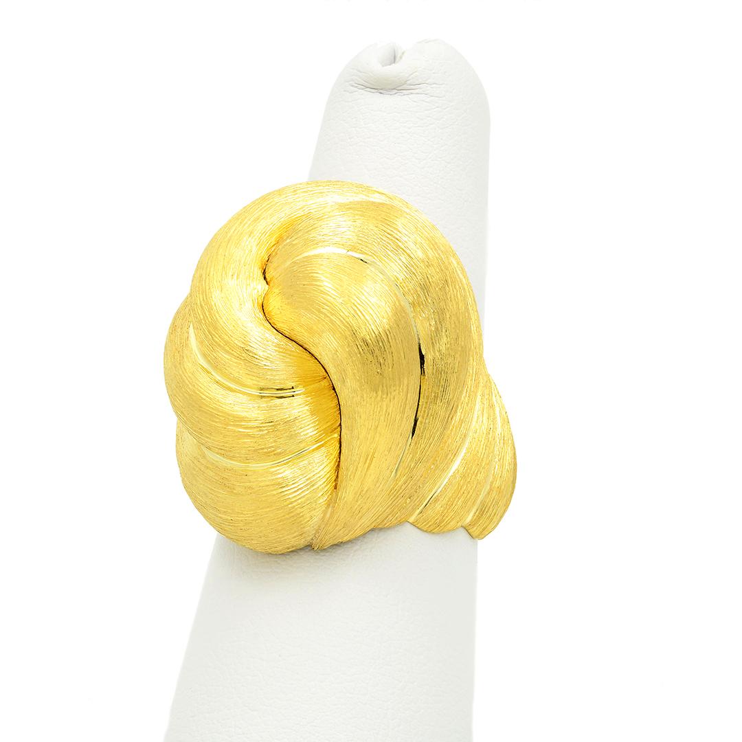 Modern Henry Dunay 18k Gold Sabe Swirl Ring