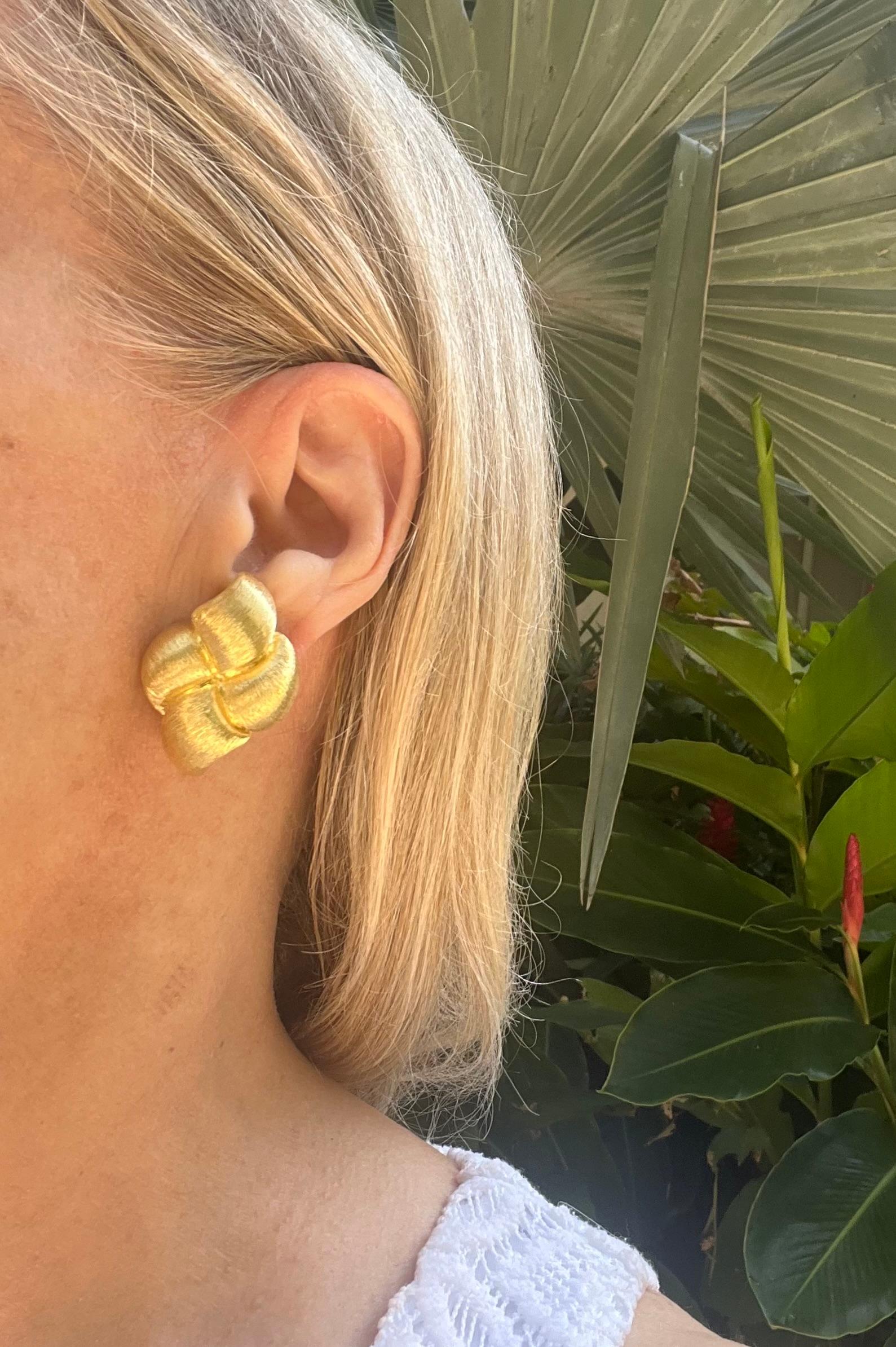 De las mujeres Pendientes Nudo Sabi Quad de oro amarillo de 18k Henry Dunay