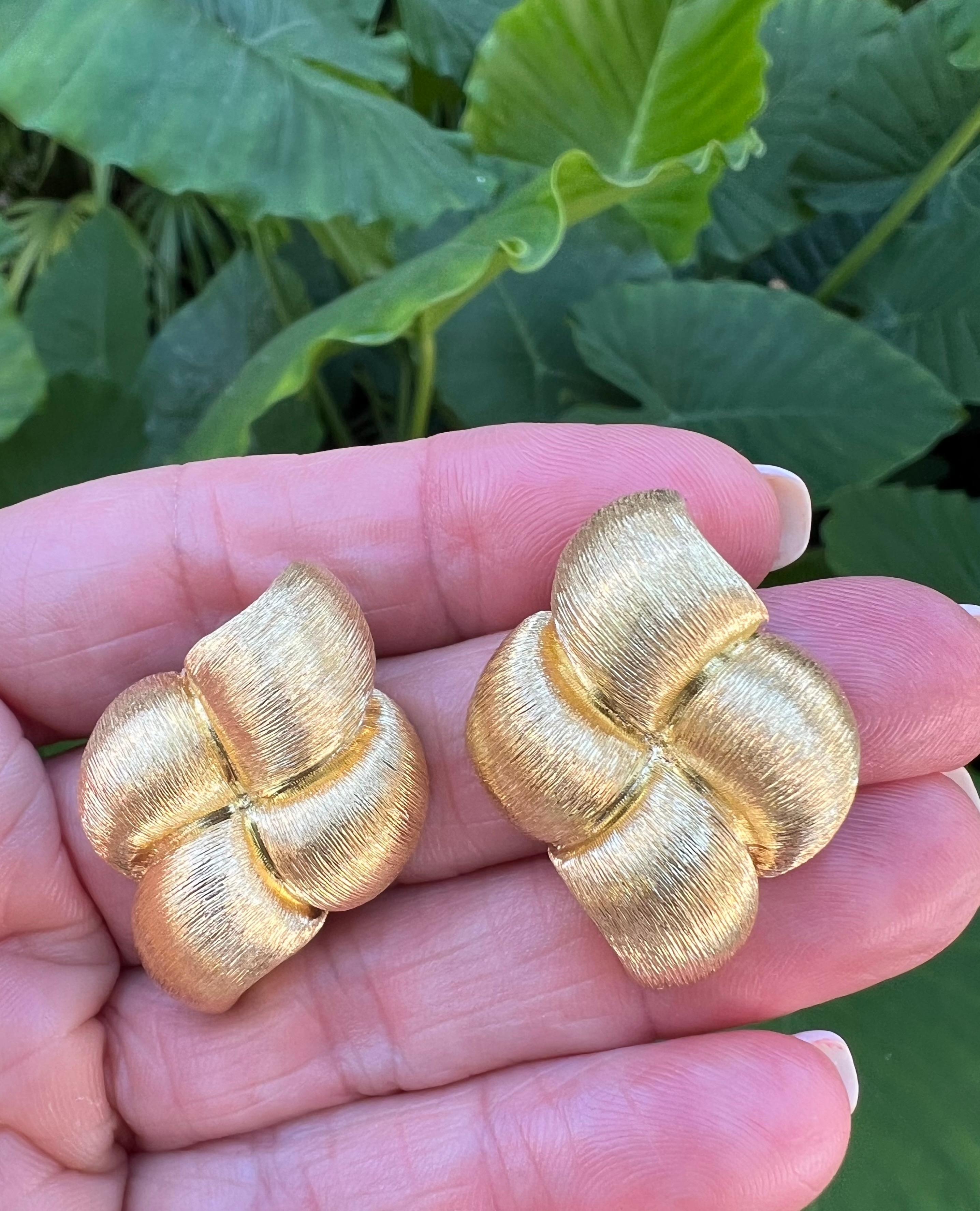 Pendientes Nudo Sabi Quad de oro amarillo de 18k Henry Dunay 1