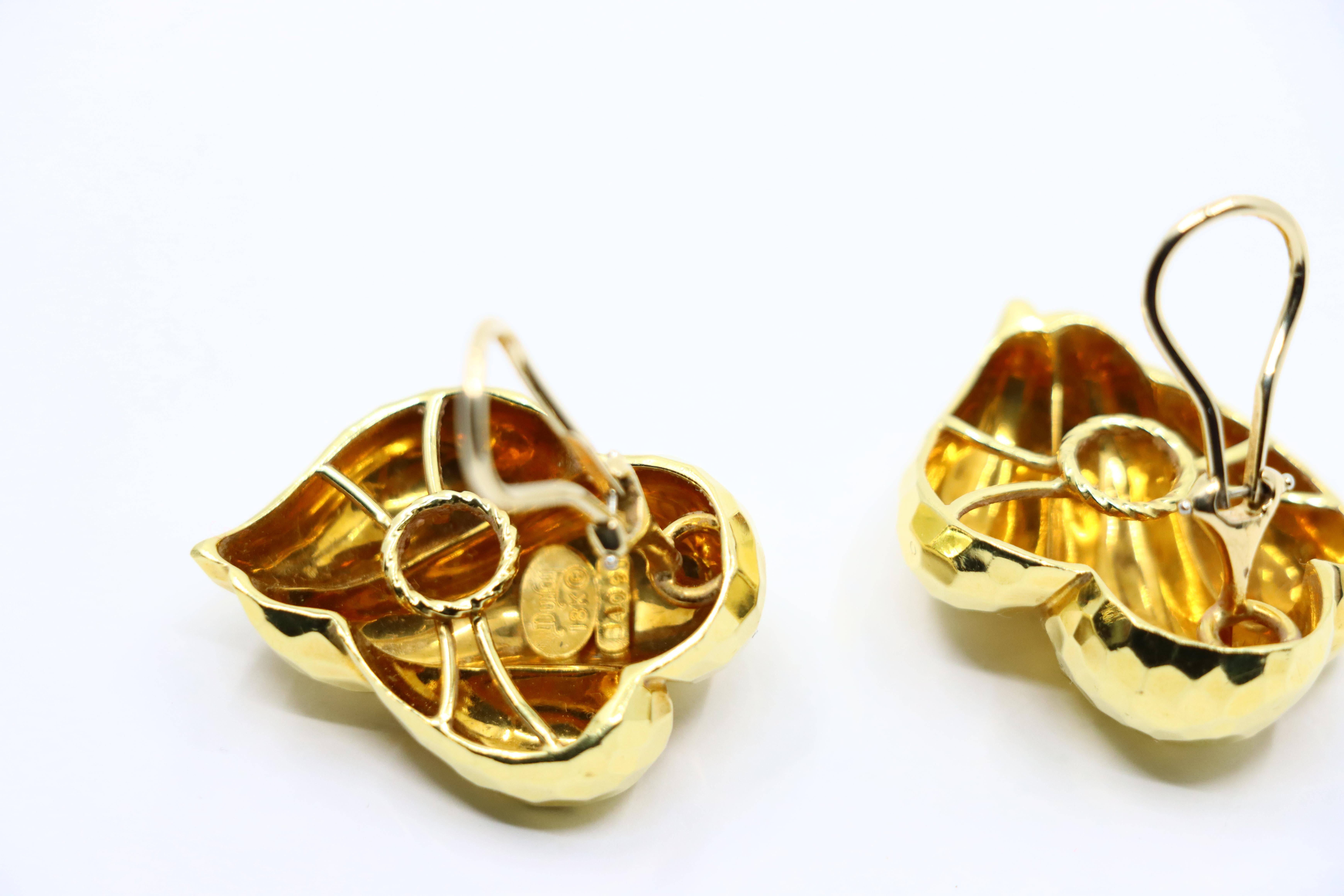 Orecchino con texture in oro 18 carati di Henry Dunay in vendita 6