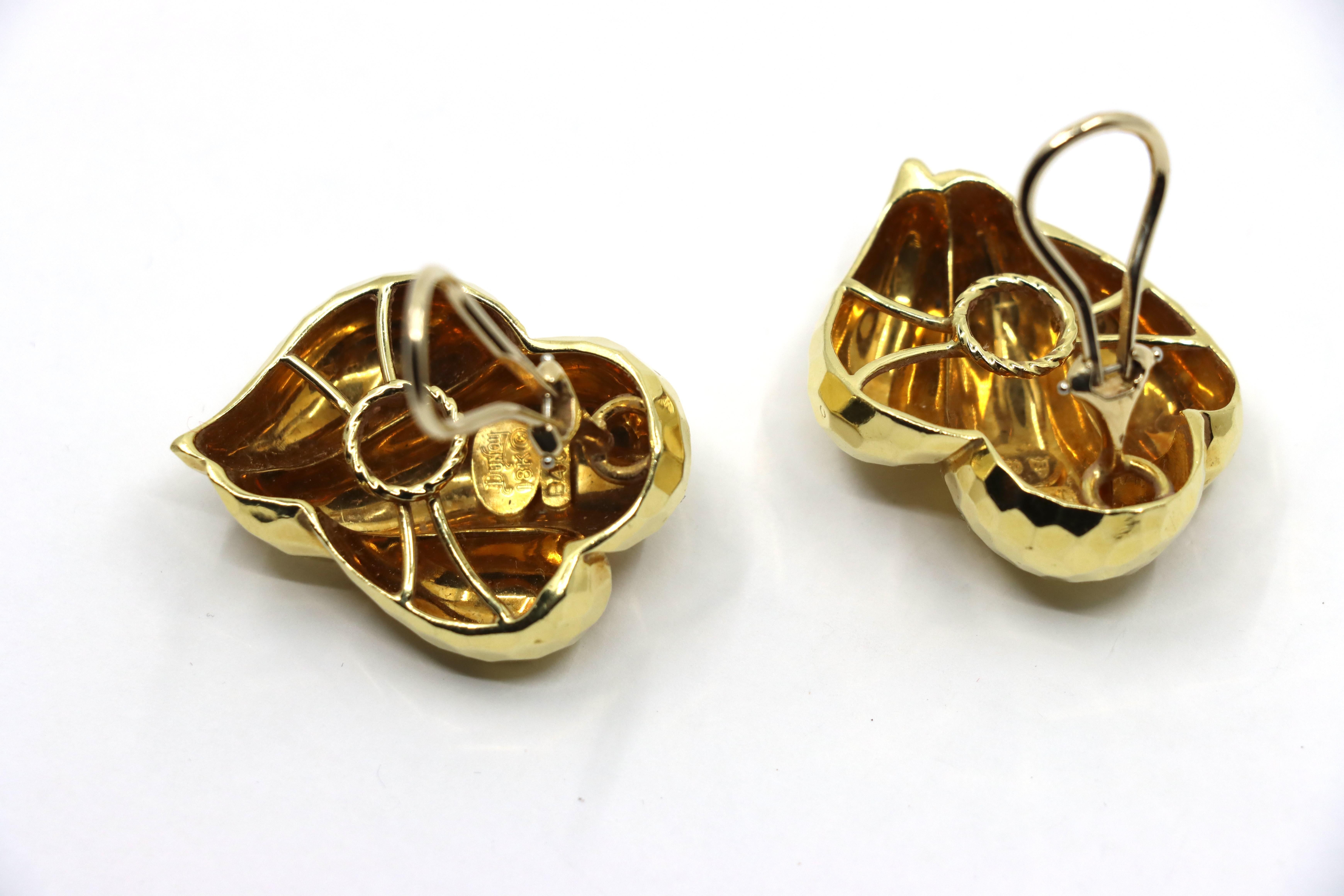 Orecchino con texture in oro 18 carati di Henry Dunay in vendita 8