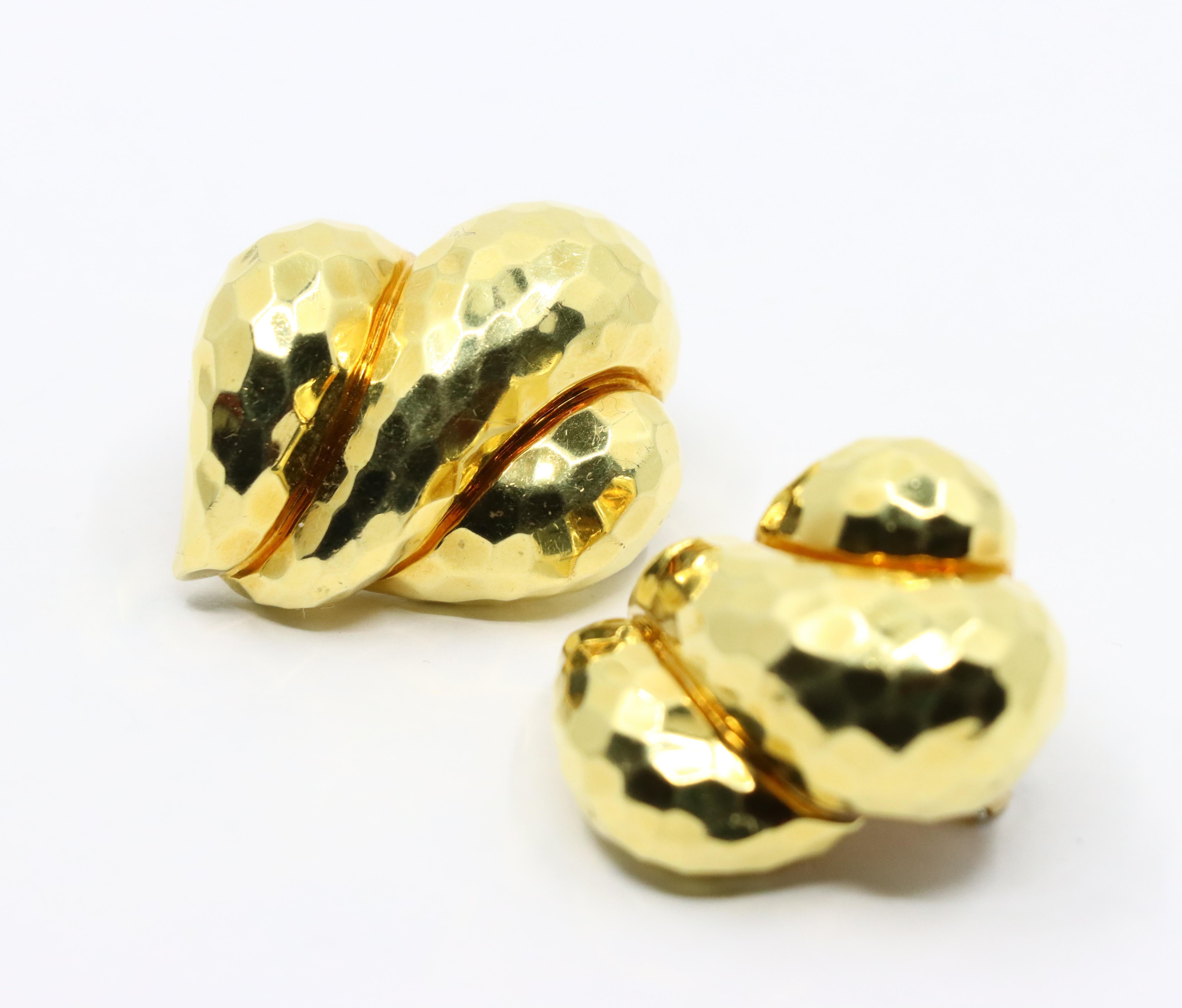 Orecchino con texture in oro 18 carati di Henry Dunay in vendita 9
