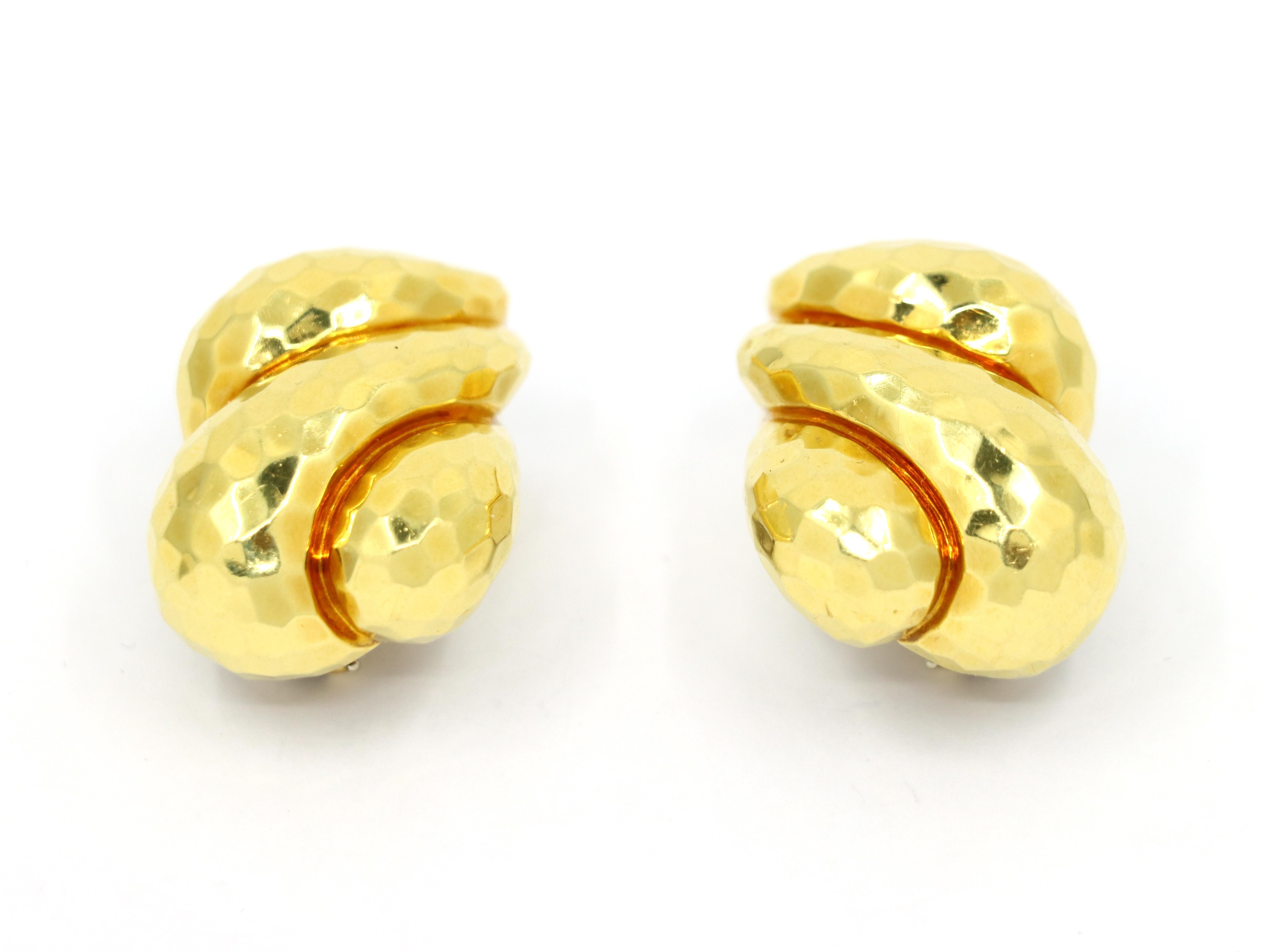 da uomo o donna Orecchino con texture in oro 18 carati di Henry Dunay in vendita