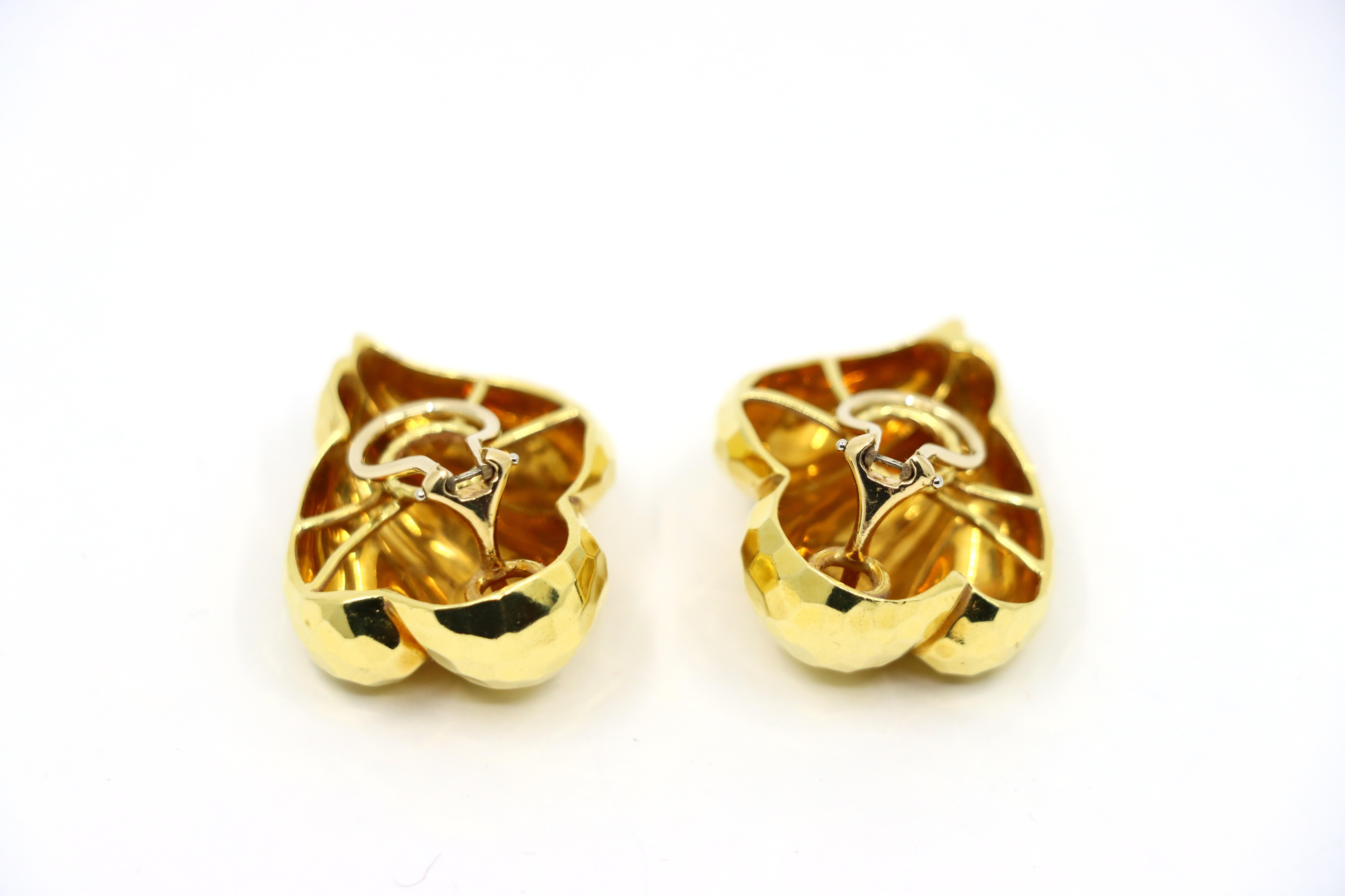 Orecchino con texture in oro 18 carati di Henry Dunay in vendita 3