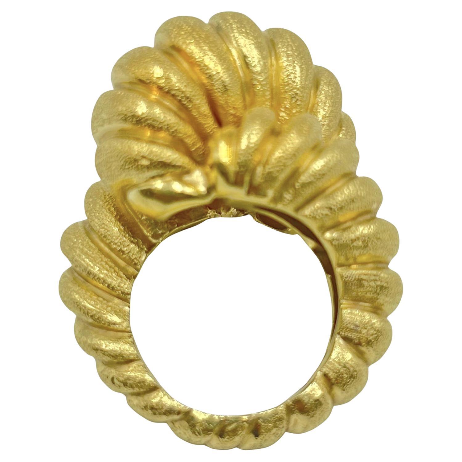 Henry Dunay 18k Yellow Gold Rope-Twist Knot Ring In Excellent Condition For Sale In Palm Beach, FL
