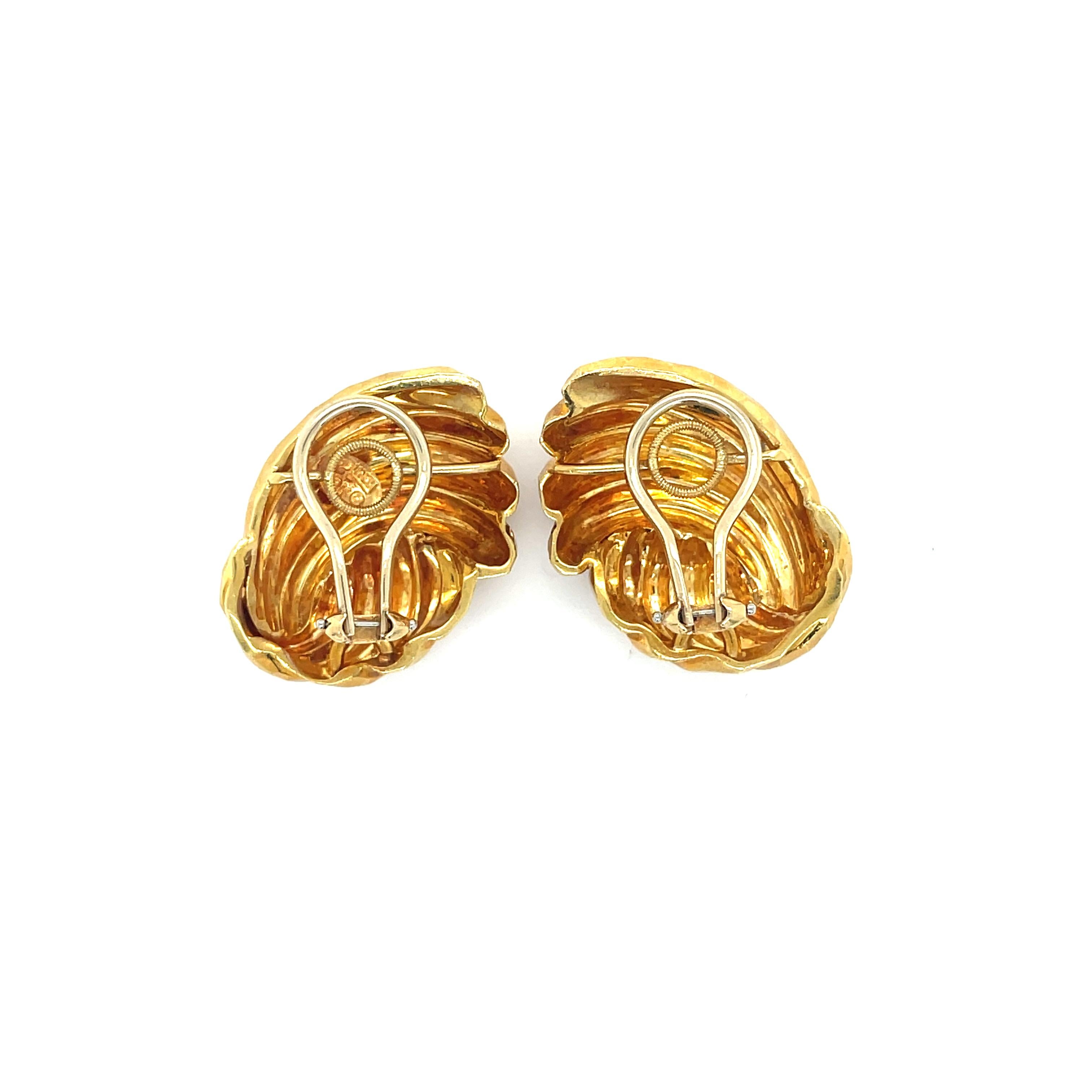 Contemporary Henry Dunay 18K Hammered Gold Knot Earrings For Sale