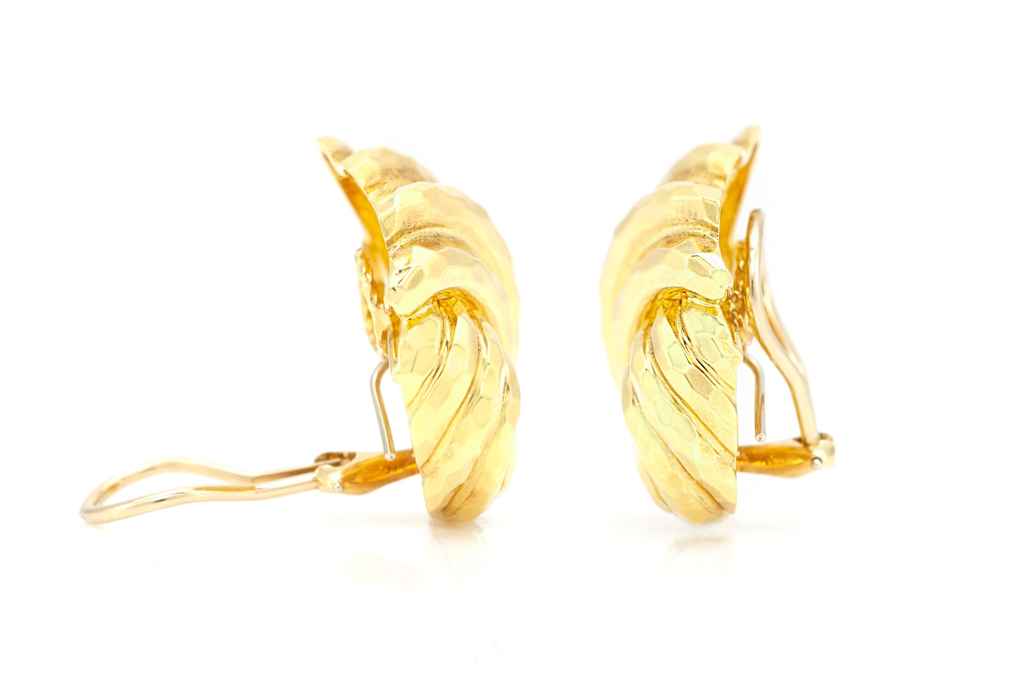 Henry Dunay 18 Karat Shrimp Clip-On Earrings In Excellent Condition In New York, NY