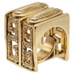 Henry Dunay – Auffälliger Ring im architektonischen Stil aus 18-karätigem Gelbgold