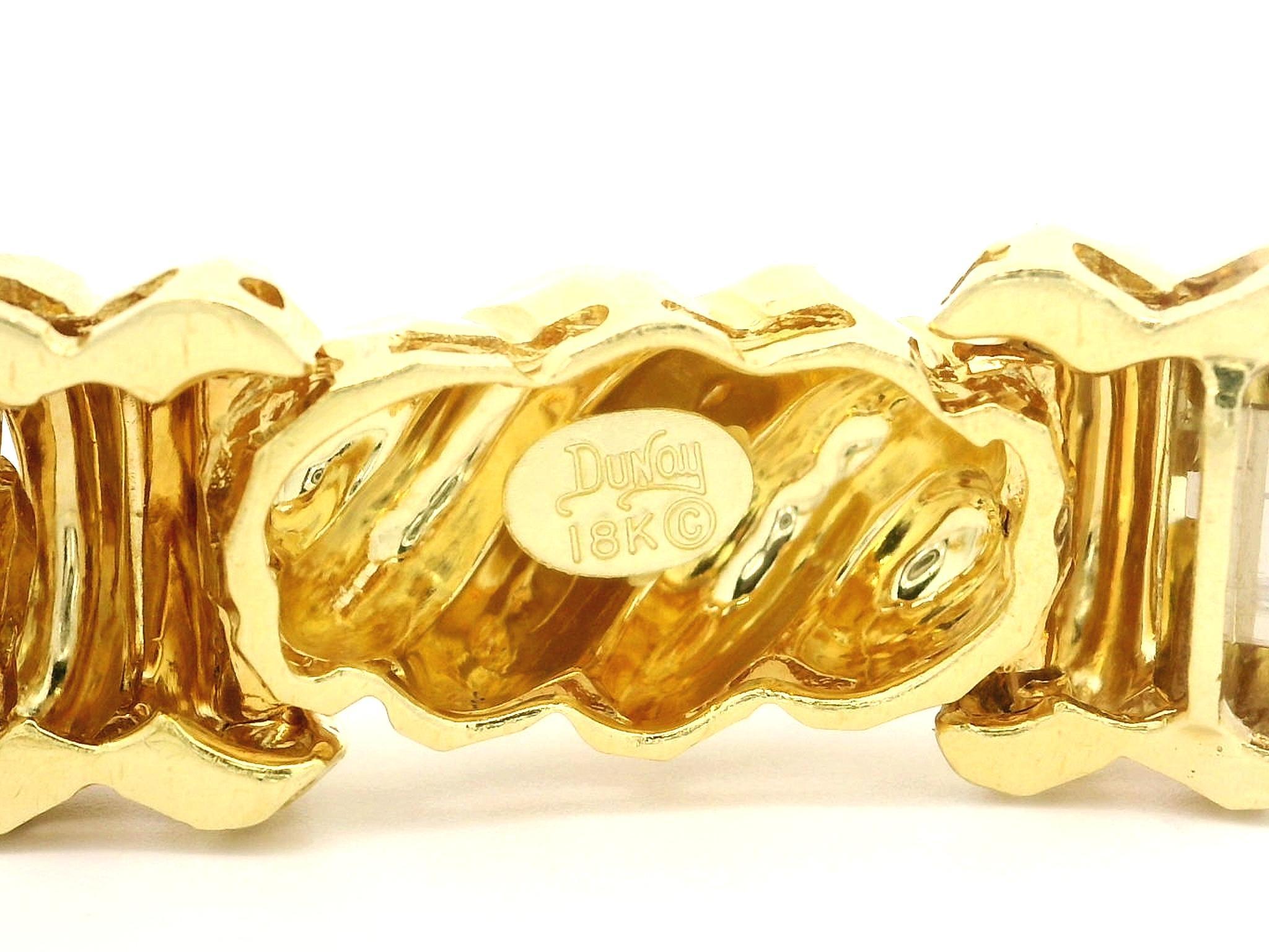 Henry Dunay Bracelet à maillons lourds en or jaune 18 carats, finition martelée à facettes audacieuse en vente 1