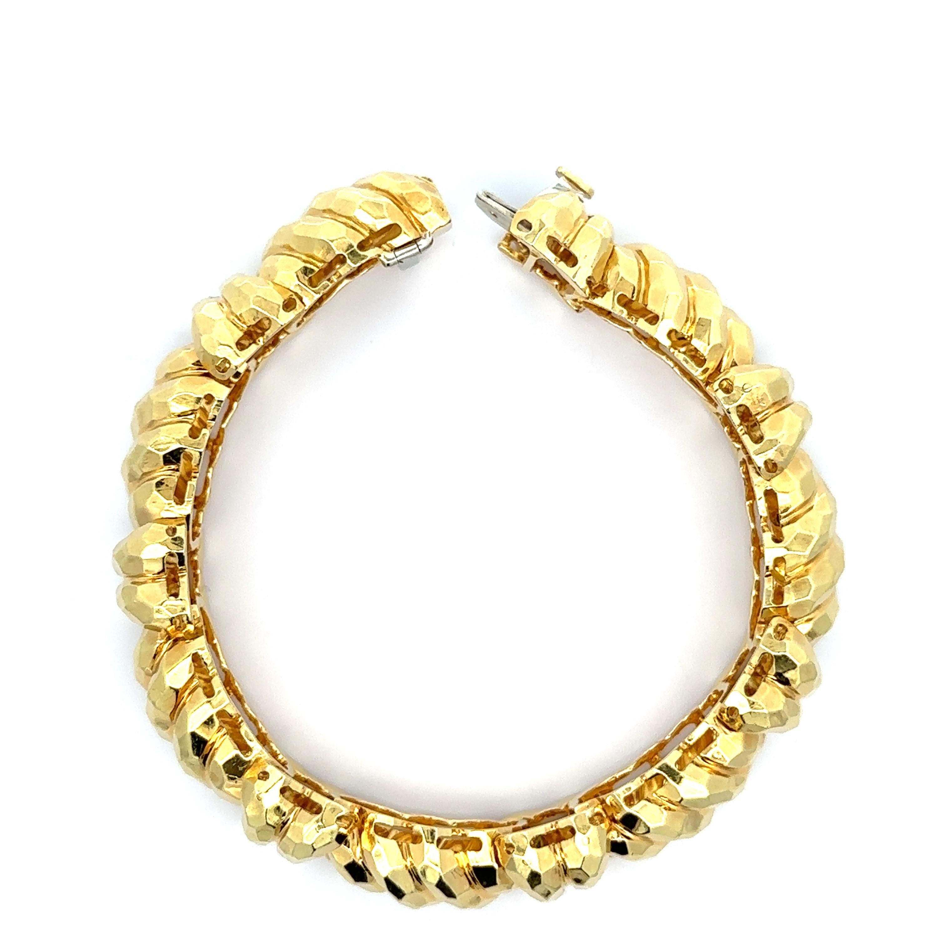Henry Dunay Bracelet à maillons lourds en or jaune 18 carats, finition martelée à facettes audacieuse en vente 2