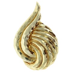 Henry Dunay 18 Karat Yellow Gold Brooch 31.4g