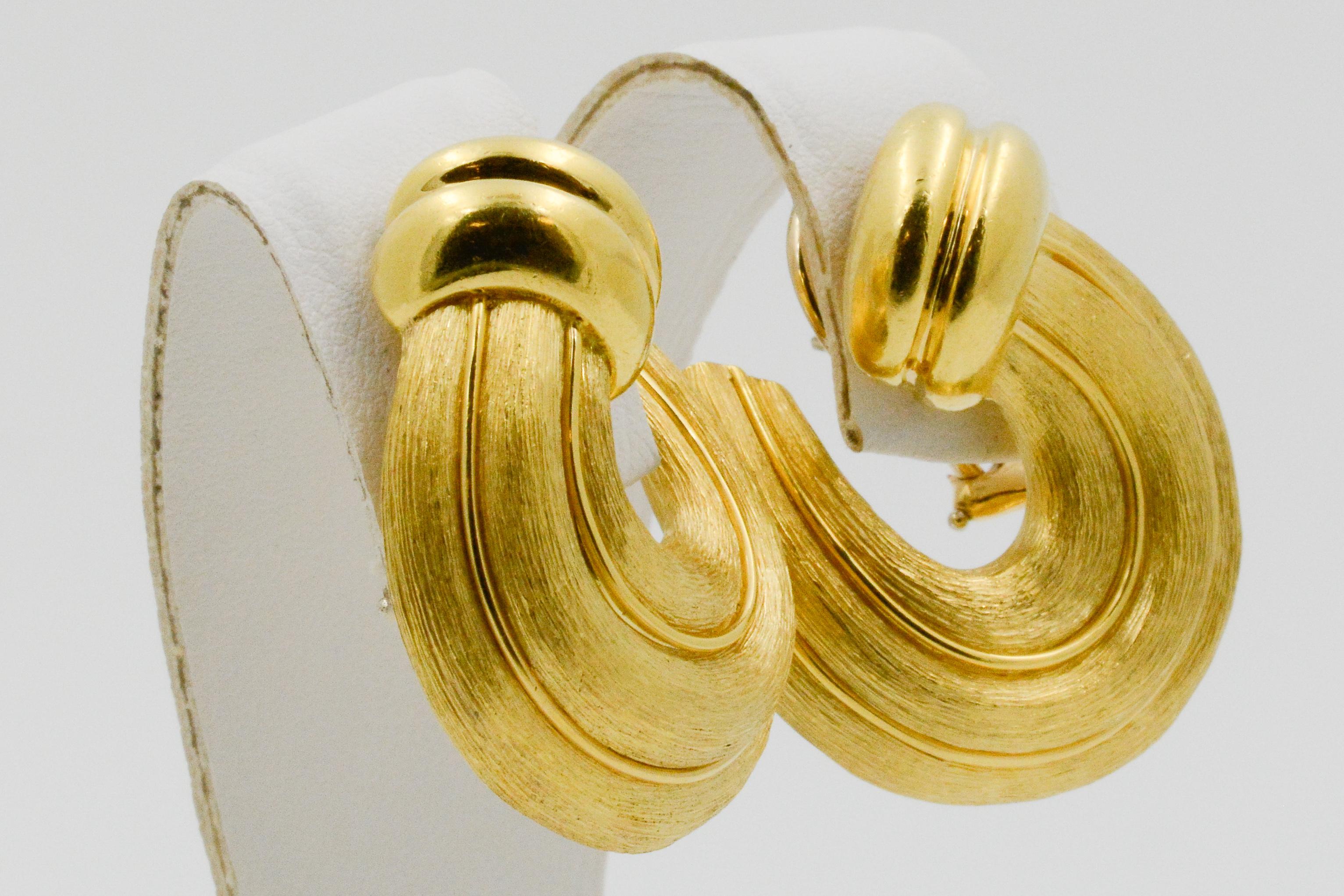 Modern Henry Dunay 18 Karat Yellow Gold Clip Earrings