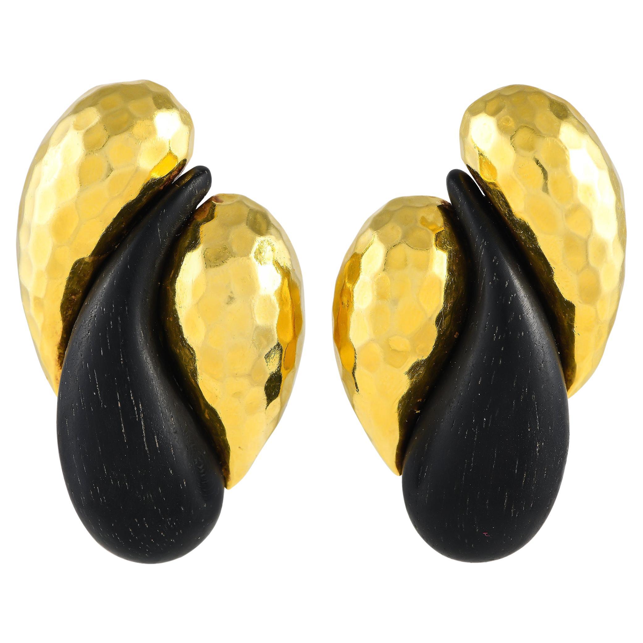Henry Dunay 18K Yellow Gold Ebony Clip-On Earrings