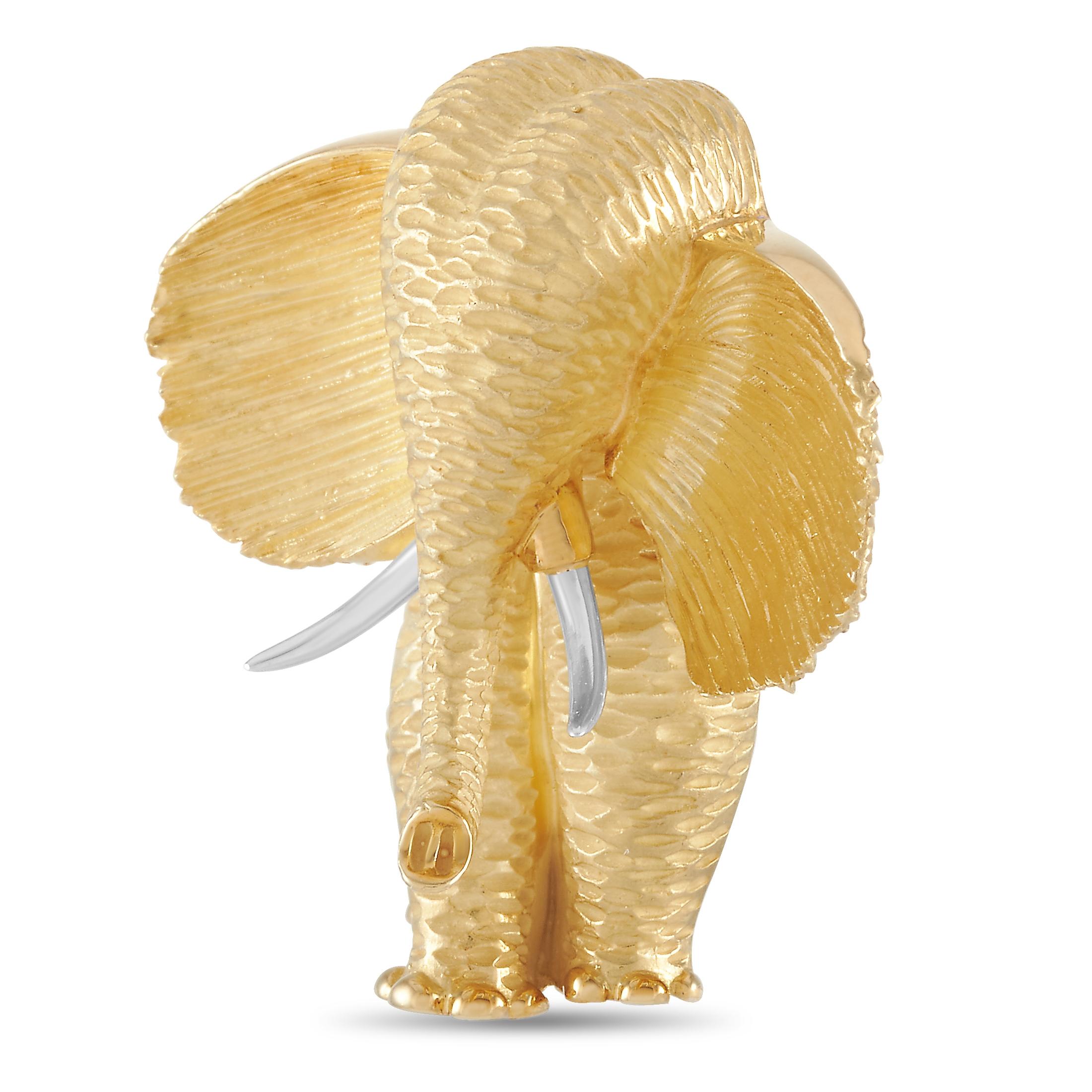 This Henry Dunay elephant brooch is made of 18K yellow gold and weighs 16.1 grams. It measures 1.25” in length and 1.25” in width.
 
 The brooch is offered in estate condition and includes the manufacturer’s box.