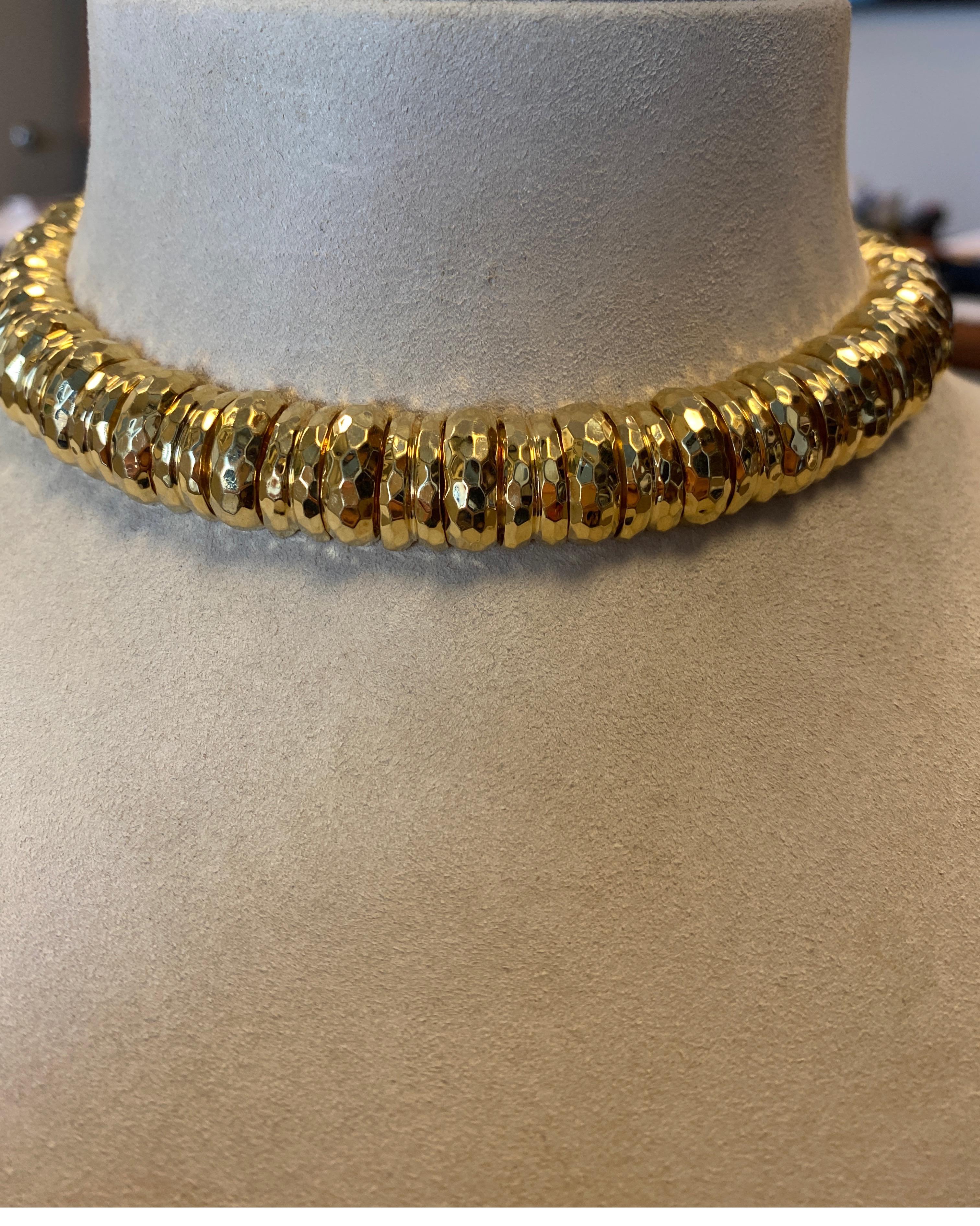 Contemporain Henry Dunay Collier à facettes en or jaune 18 carats en vente