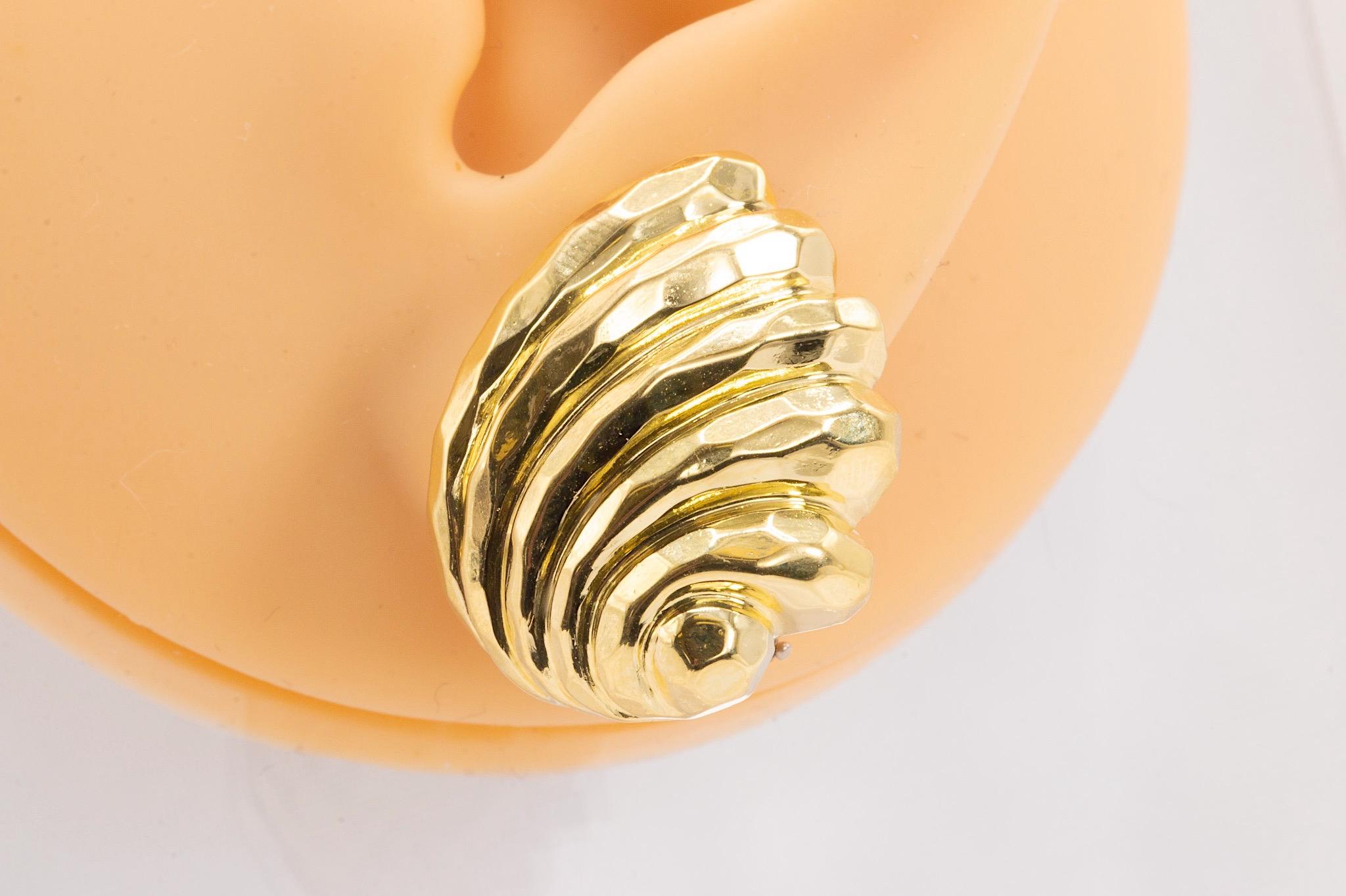 Henry Dunay 18k Yellow Gold Hammered and Ribbed Clip-On Earrings For Sale 1