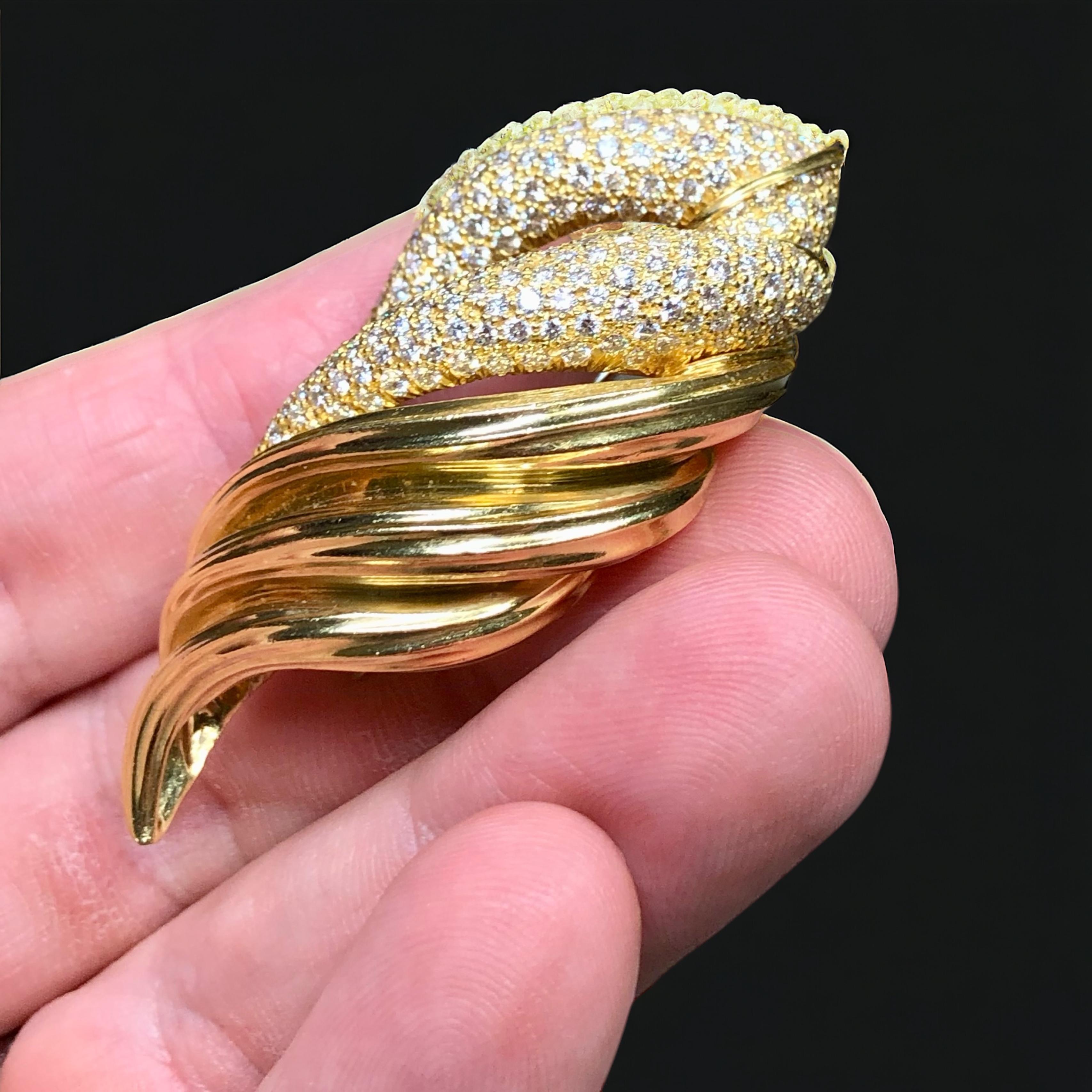 HENRY Dunay, spilla in oro giallo 18 carati con pavé di diamanti aperto e testurizzato 4ctw F Vs in vendita 4