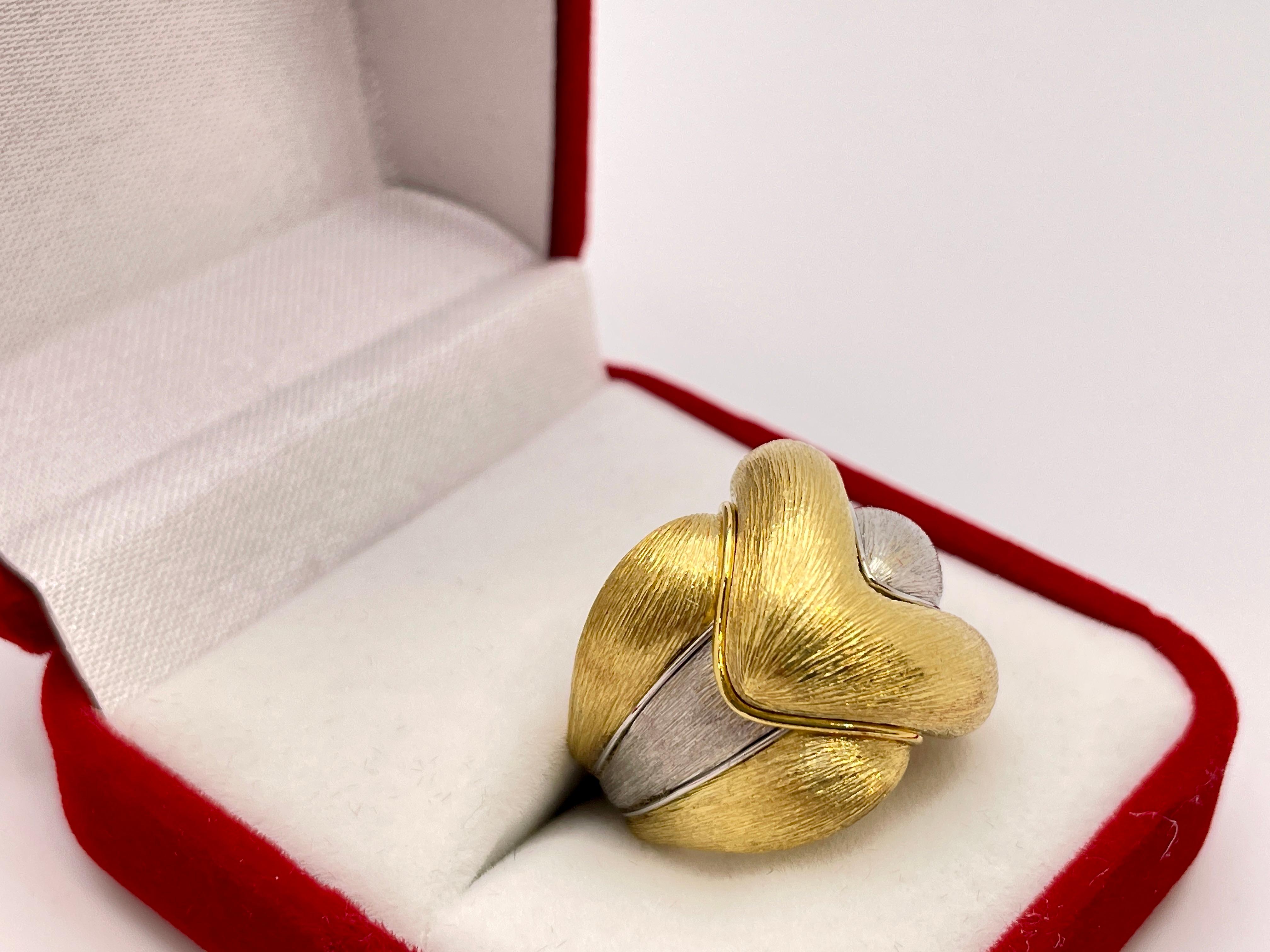 Henry Dunay 18K Yellow Gold Platinum Textured Ring For Sale 12
