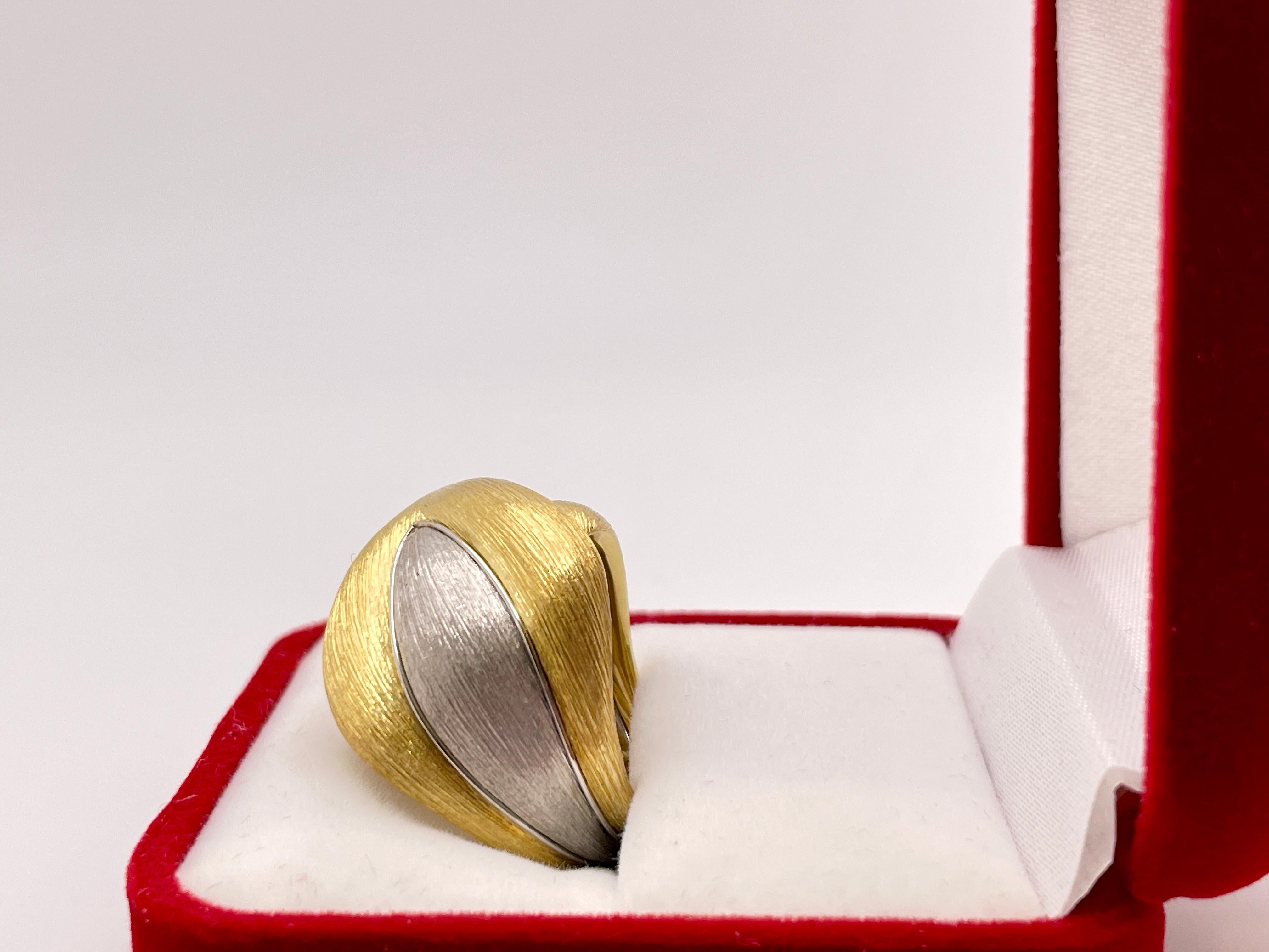Henry Dunay 18K Yellow Gold Platinum Textured Ring For Sale 2