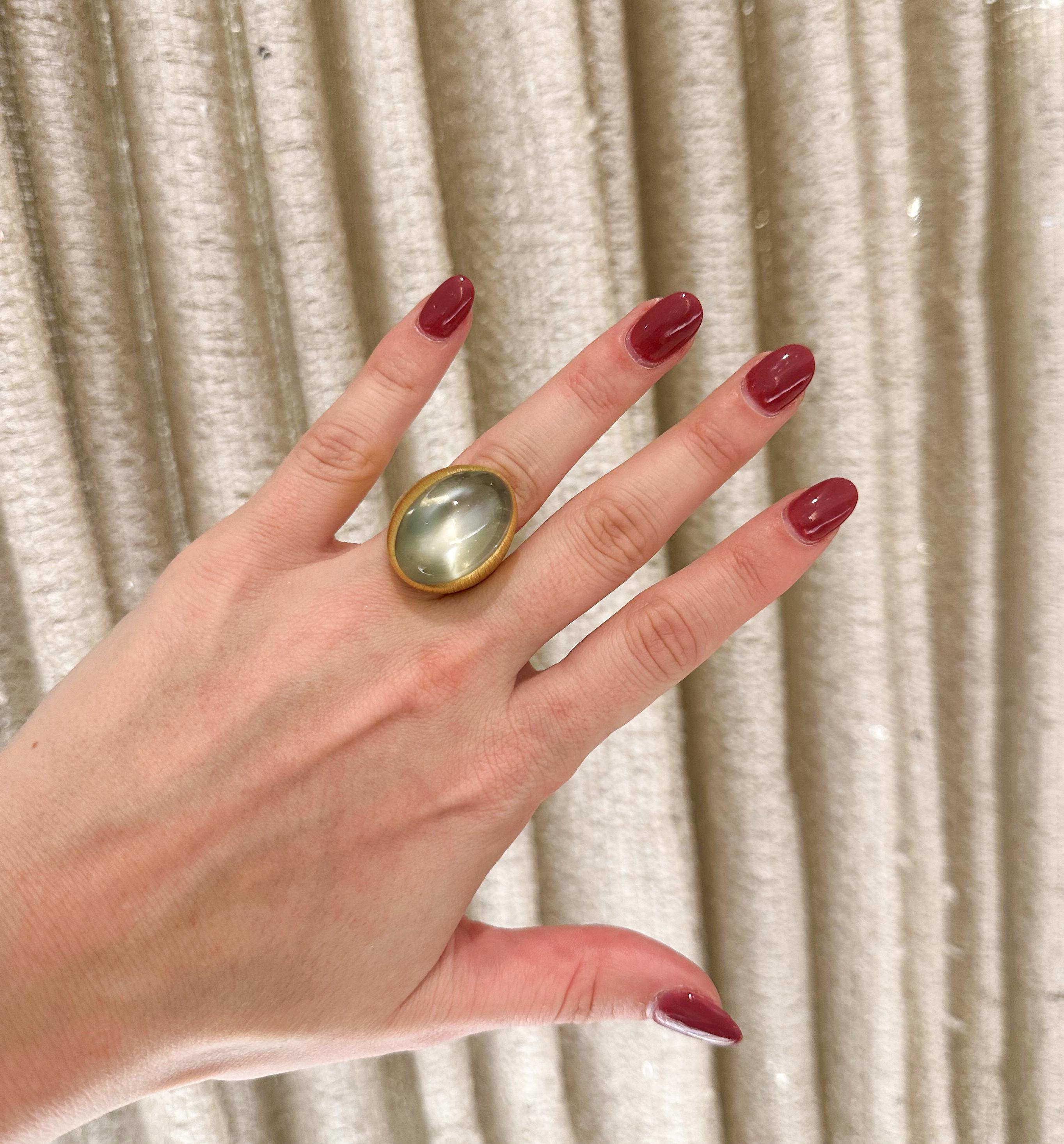 Modern Henry Dunay 1980s 18k Yellow Gold 18.94 Cara Green Moonstone Cabochon Ring