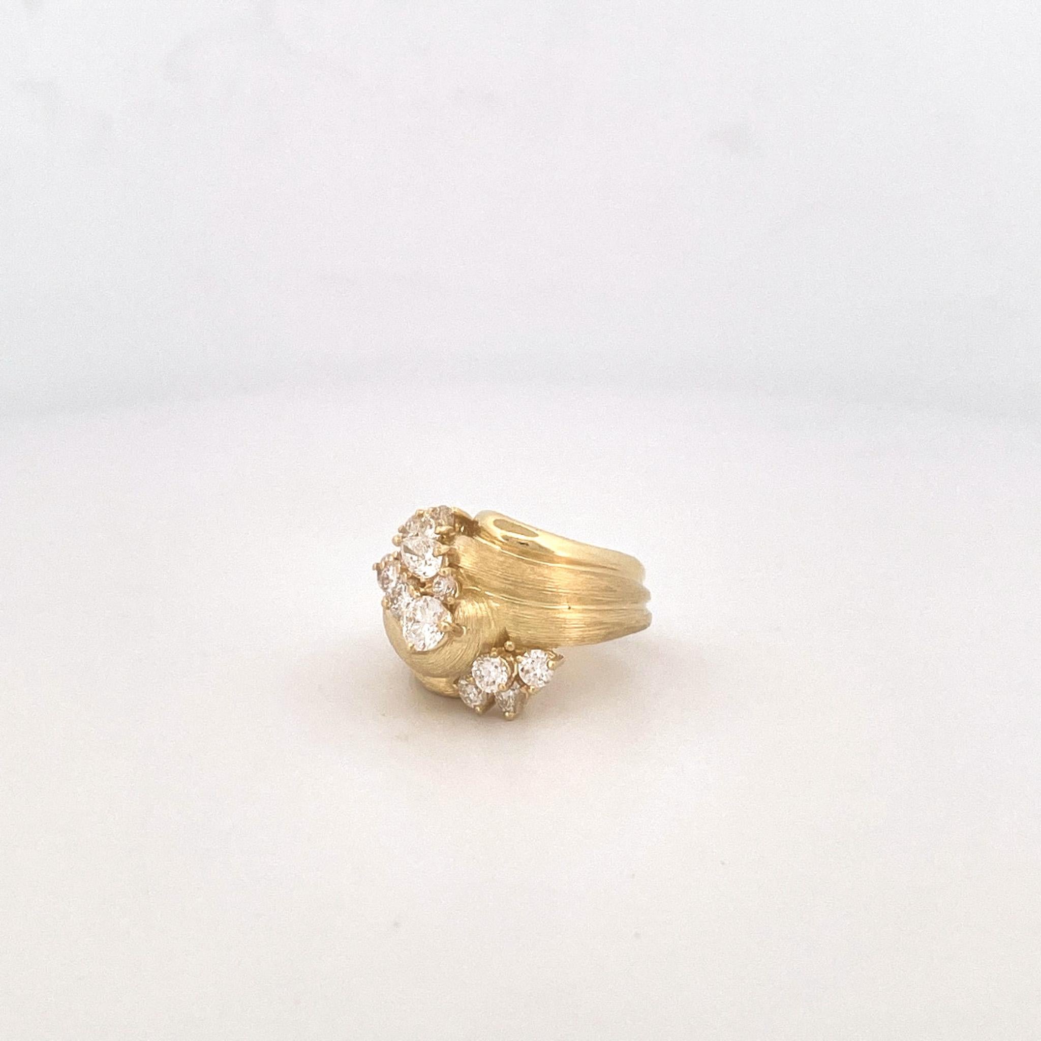 Henry Dunay 1980s 18k Yellow Gold Diamond Knot Ring For Sale 4