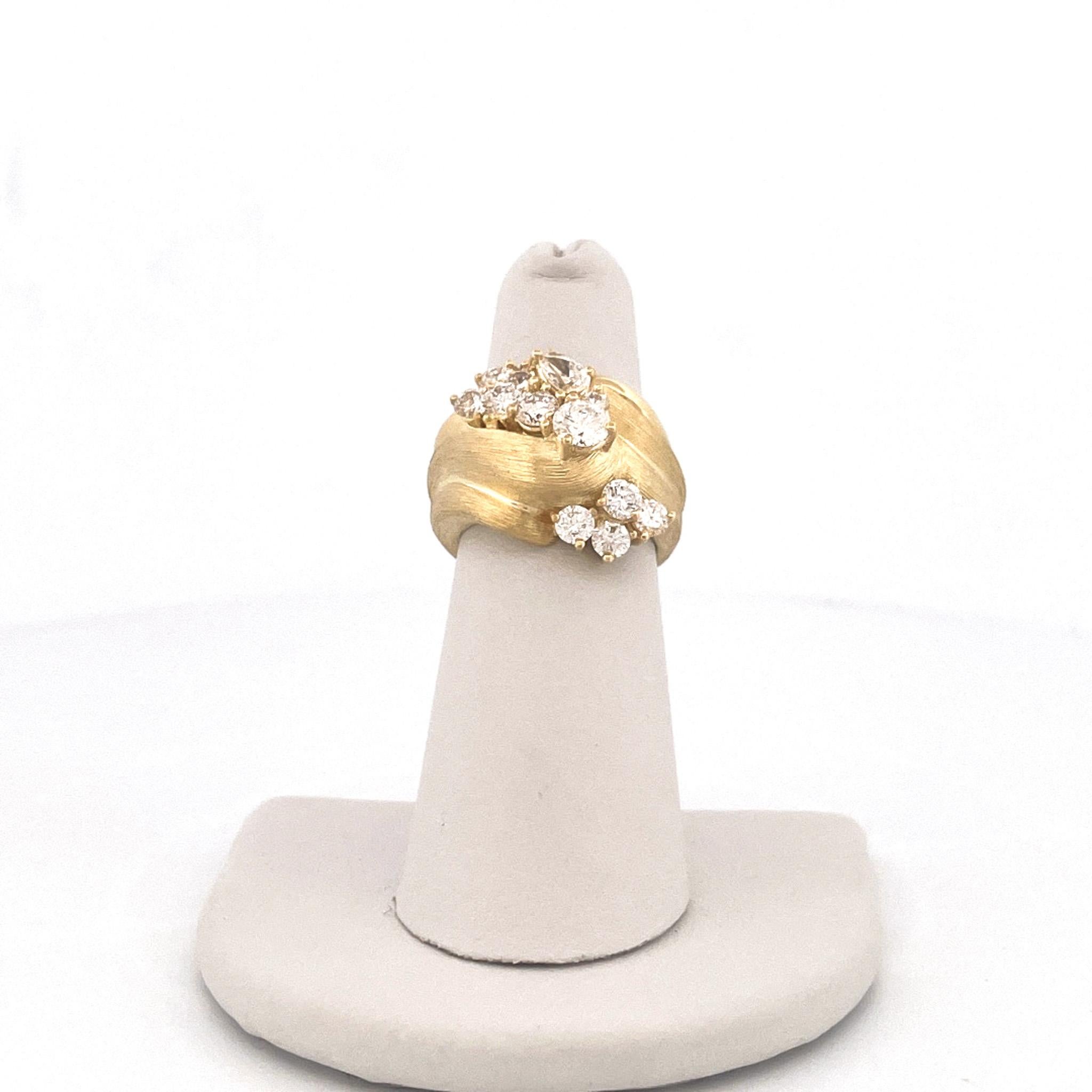 Henry Dunay 1980s 18k Yellow Gold Diamond Knot Ring For Sale 5