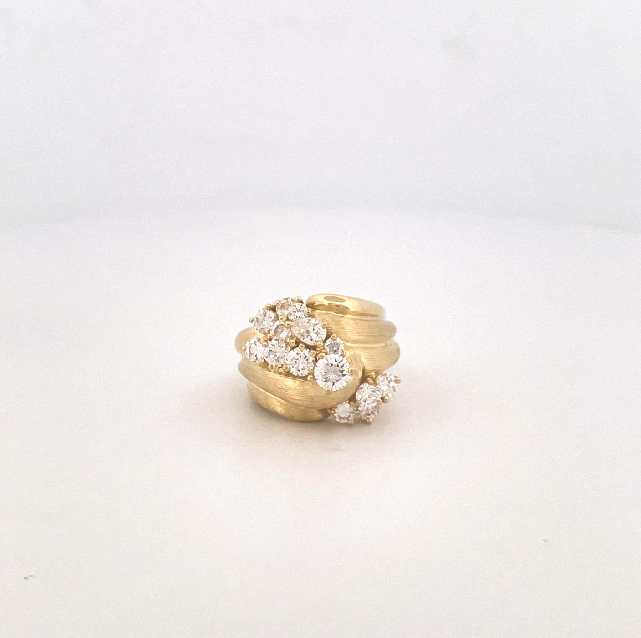 Modern Henry Dunay 1980s 18k Yellow Gold Diamond Knot Ring For Sale