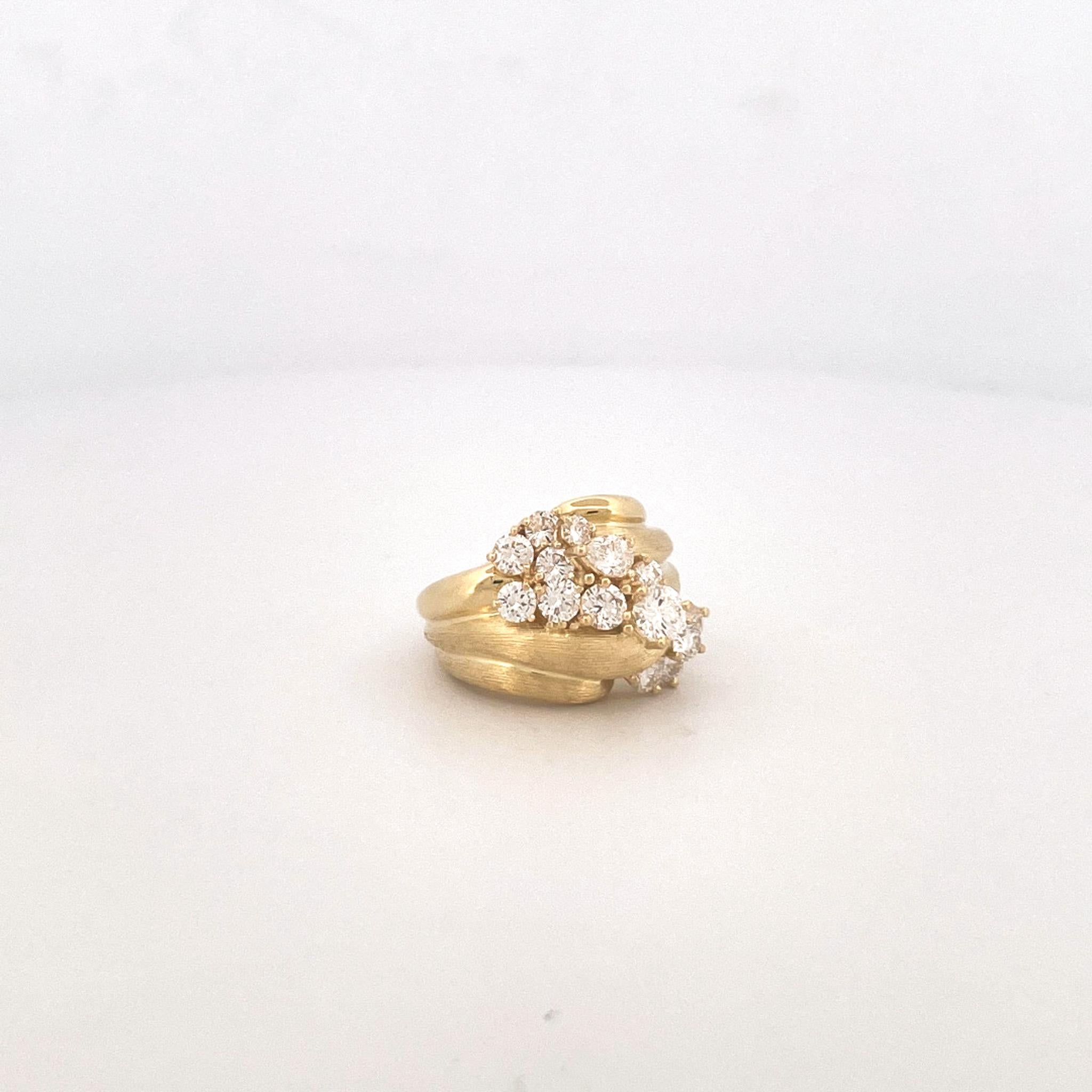 Round Cut Henry Dunay 1980s 18k Yellow Gold Diamond Knot Ring For Sale