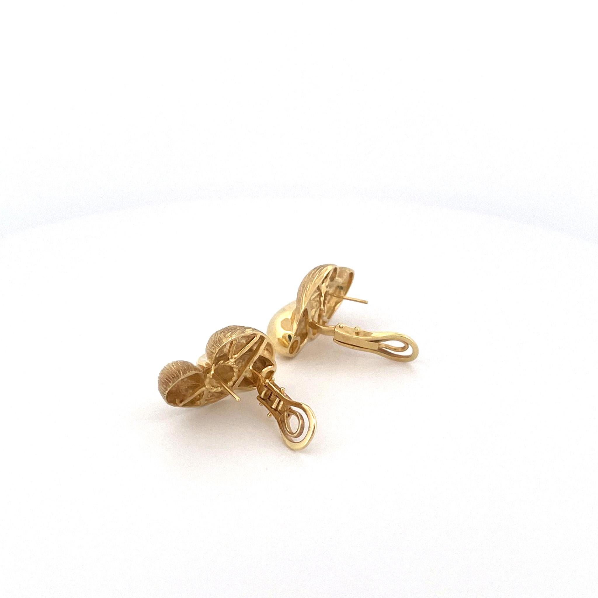 Henry Dunay 1980er Jahre Ohrringe aus 18 Karat Gelbgold mit Säbeloberfläche Damen im Angebot