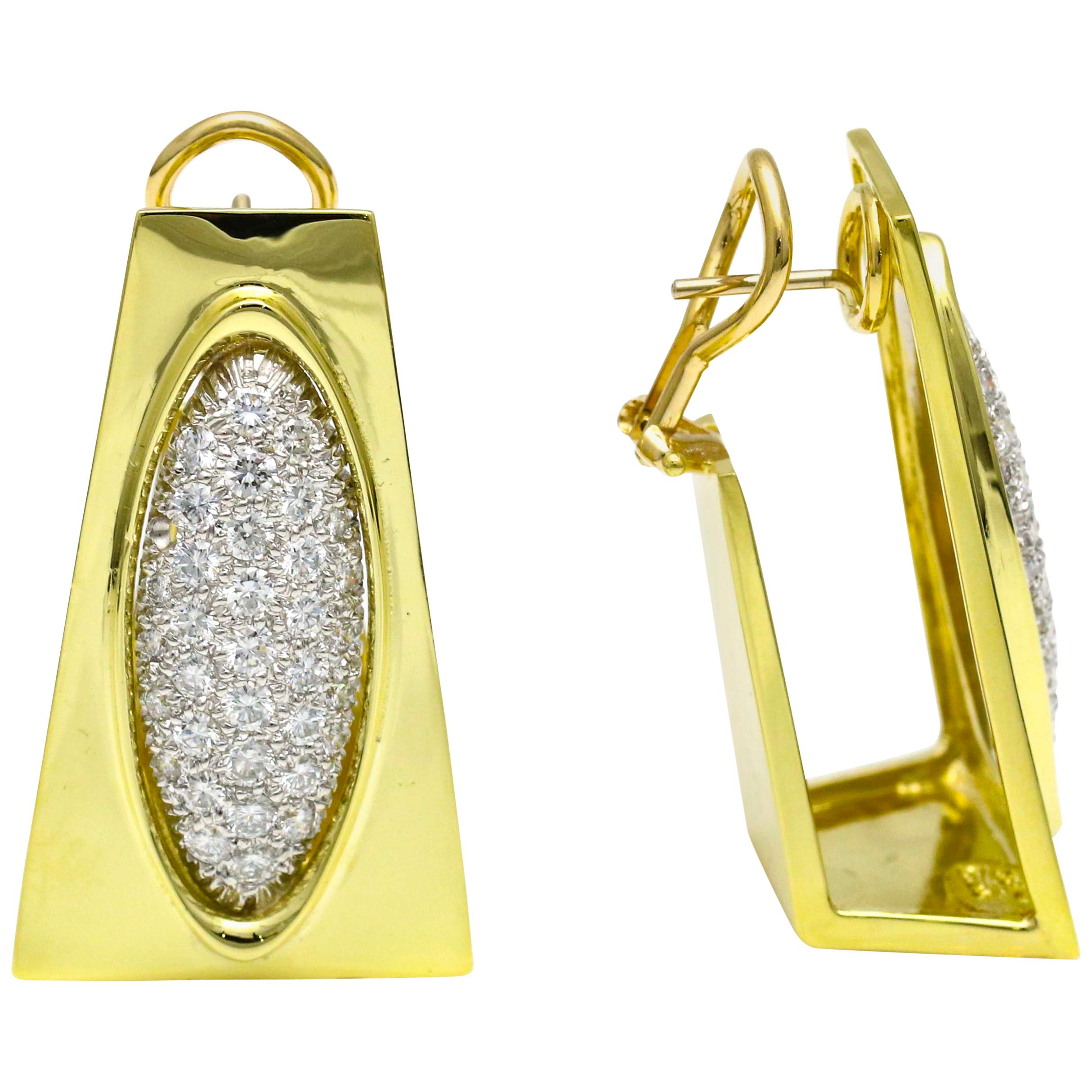 Henry Dunay 3.00 Carat Diamond 18 Karat Yellow Gold Earrings For Sale