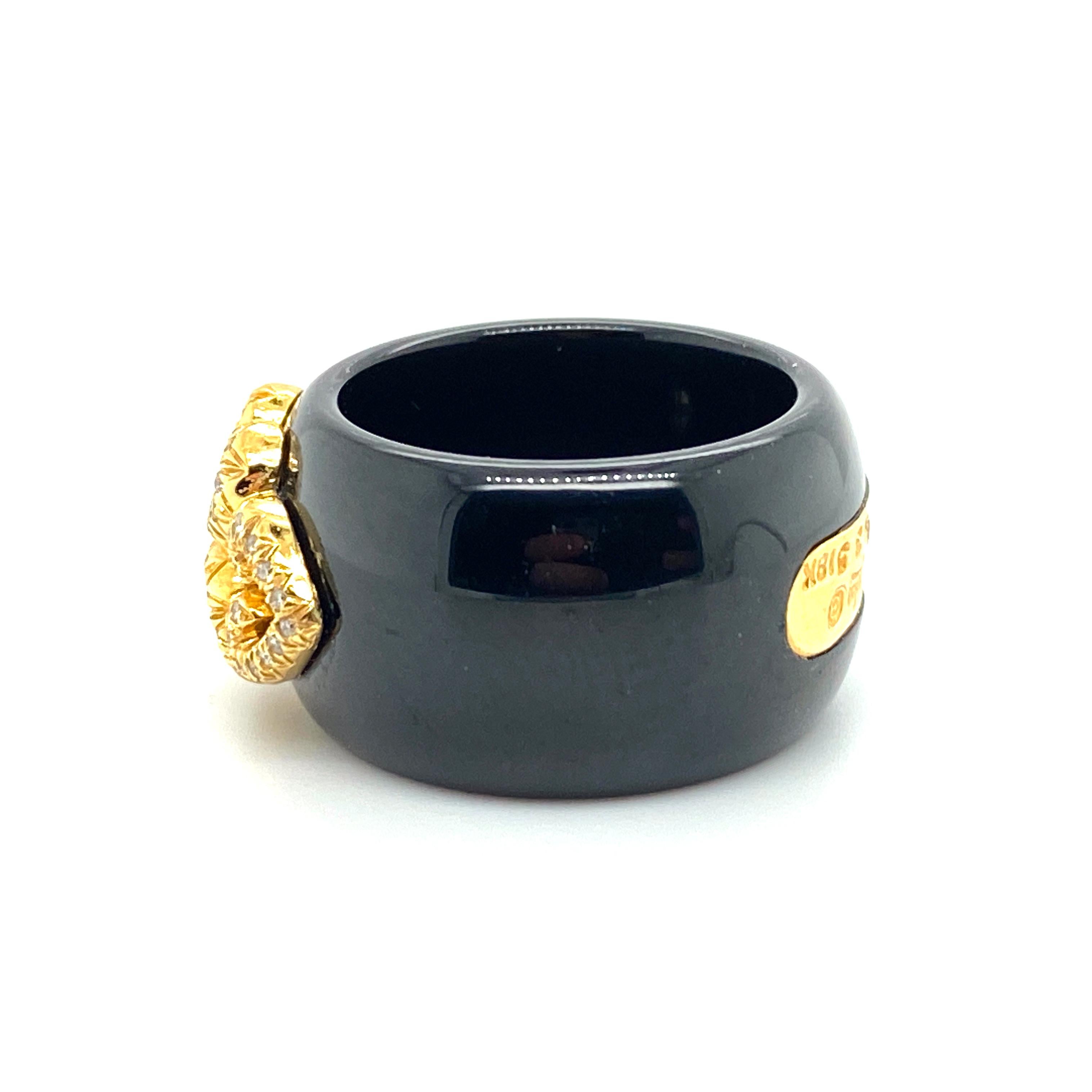 Round Cut Henry Dunay Black Jade, Gold and Diamond Band Ring For Sale