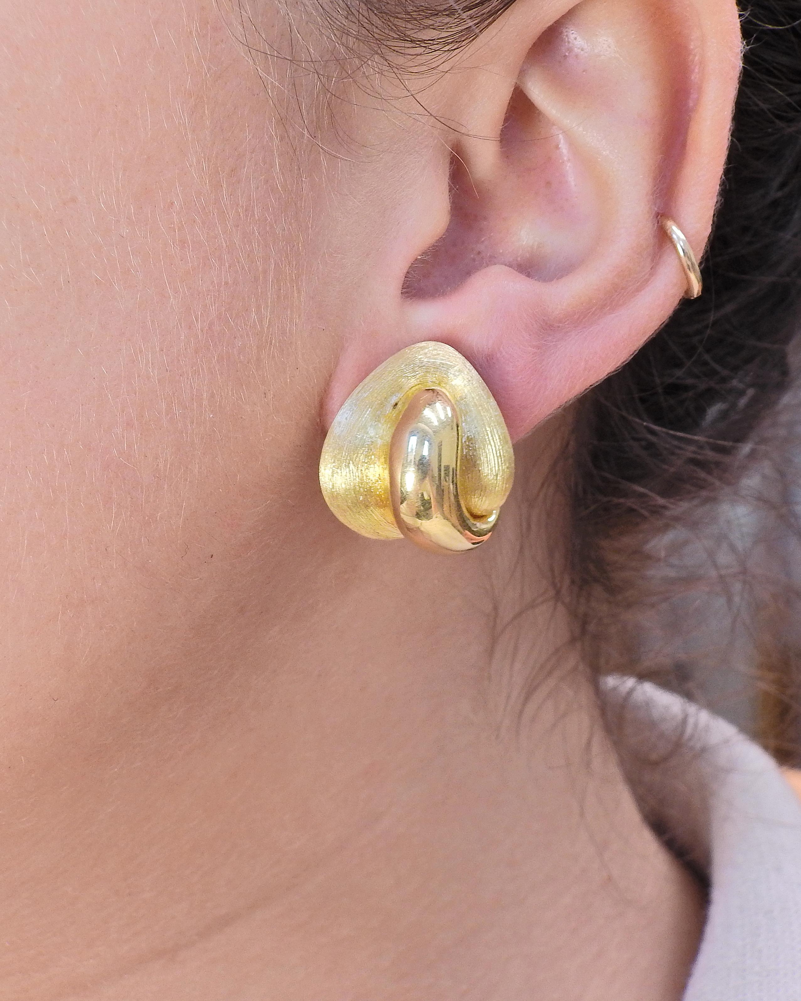 Women's Henry Dunay Brushed Gold Earrings