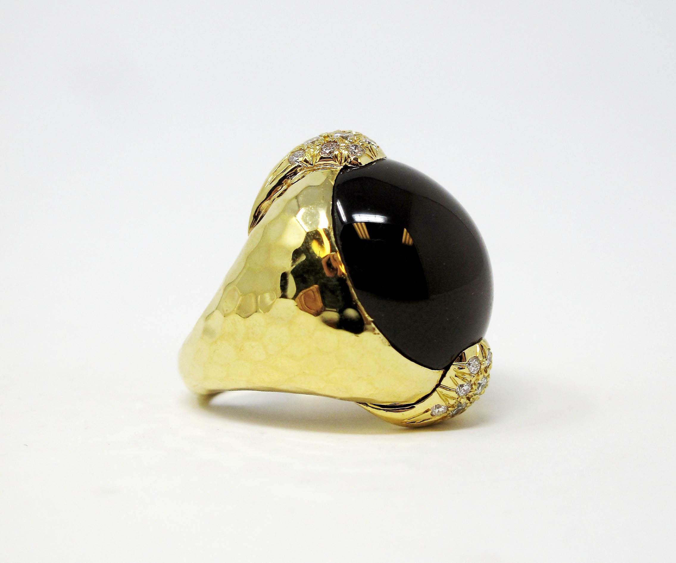 Contemporary Henry Dunay Cabochon Cat's Eye Sillimanite and Diamond Dome Ring 18 Karat For Sale