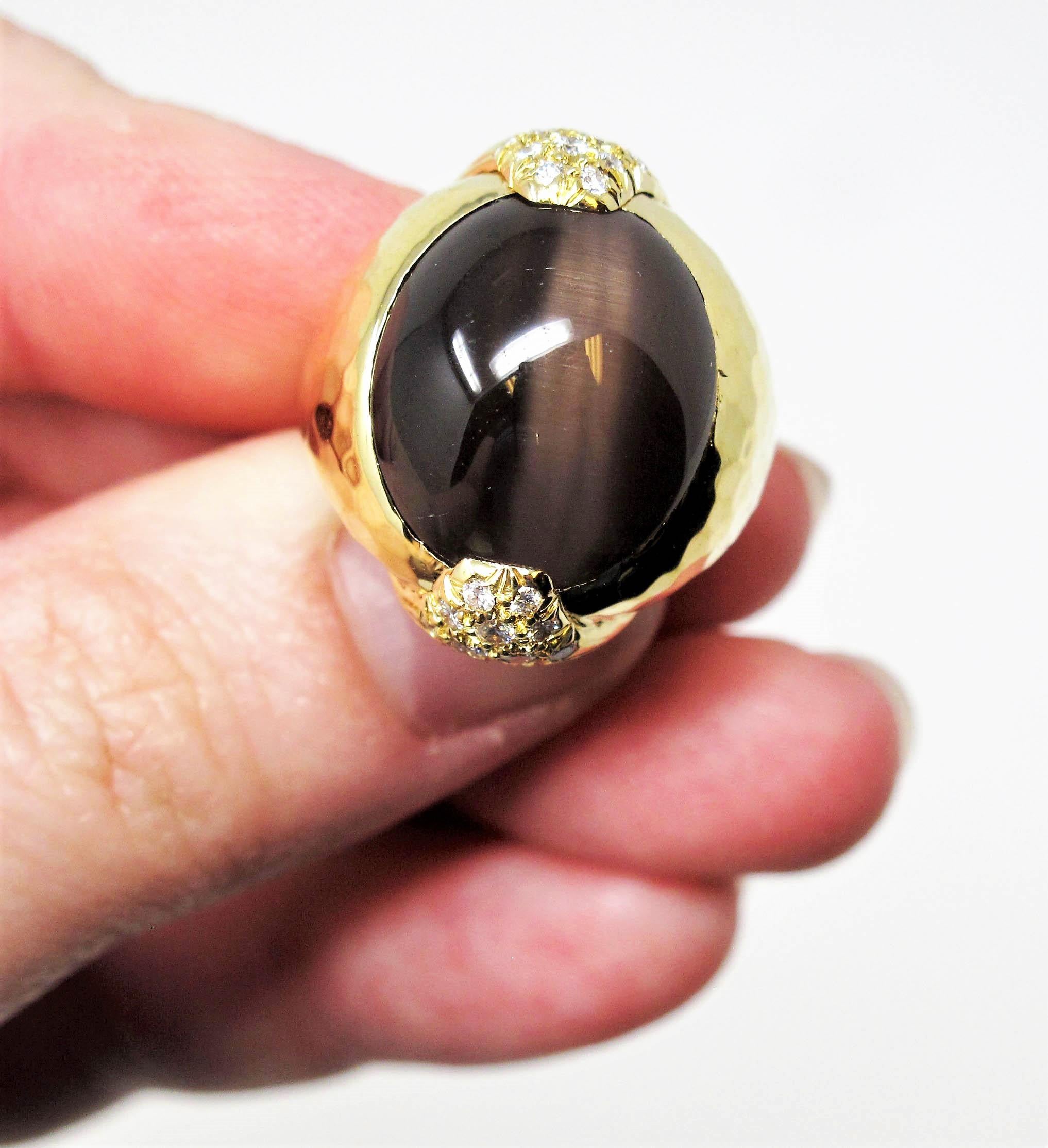 Women's or Men's Henry Dunay Cabochon Cat's Eye Sillimanite and Diamond Dome Ring 18 Karat For Sale