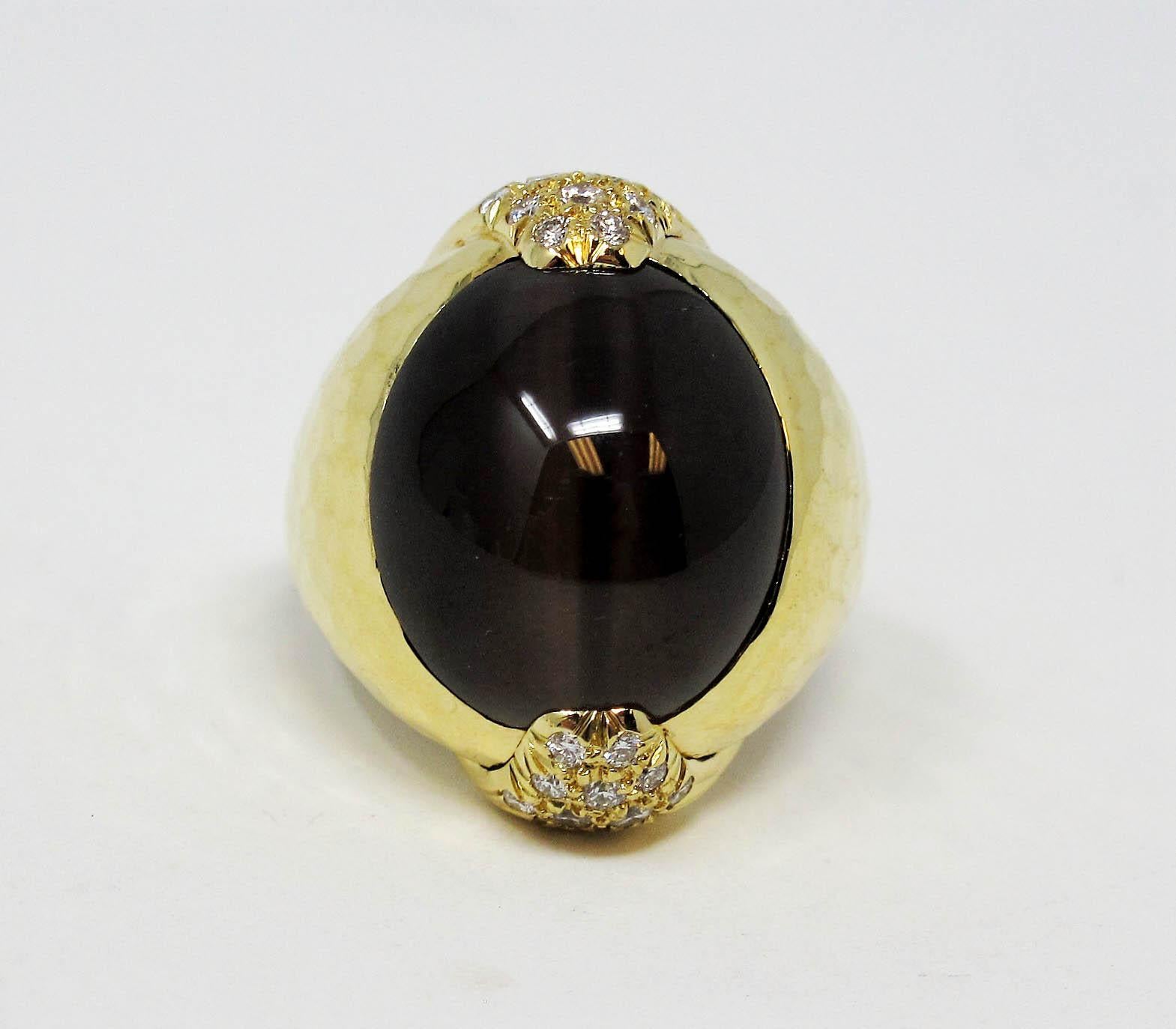 Henry Dunay Cabochon Cat's Eye Sillimanite and Diamond Dome Ring 18 Karat For Sale 2