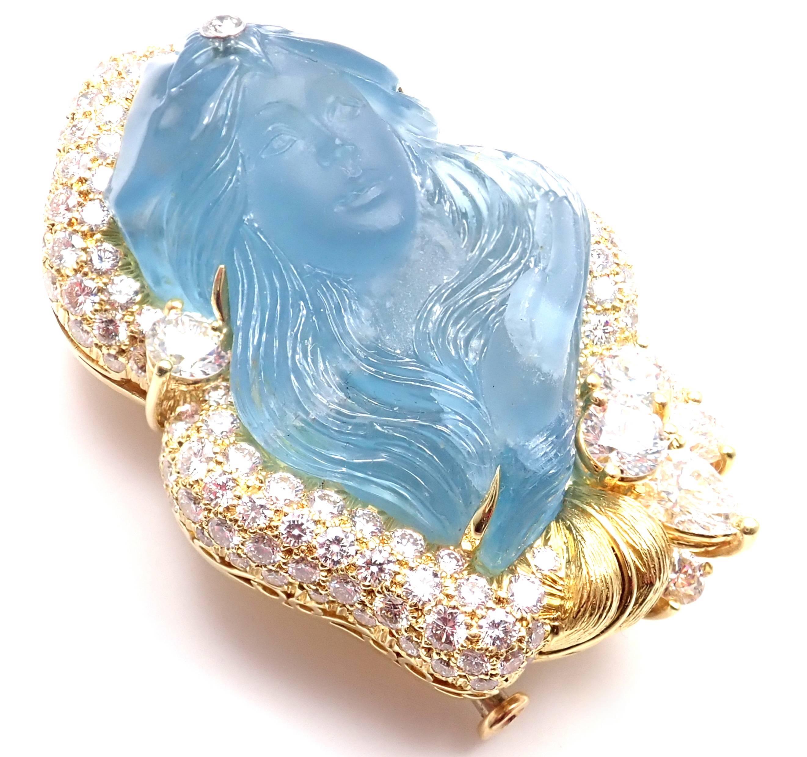 Henry Dunay Diamond Large Carved Aquamarine Yellow Gold Pin Brooch In New Condition In Holland, PA