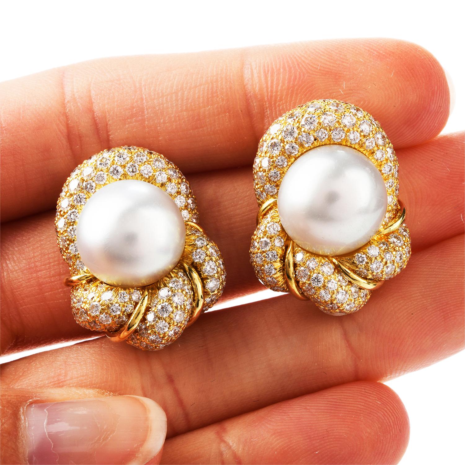 Henry Dunay Diamond South Sea Pearl 18 Karat Clip-On Earrings In Excellent Condition In Miami, FL