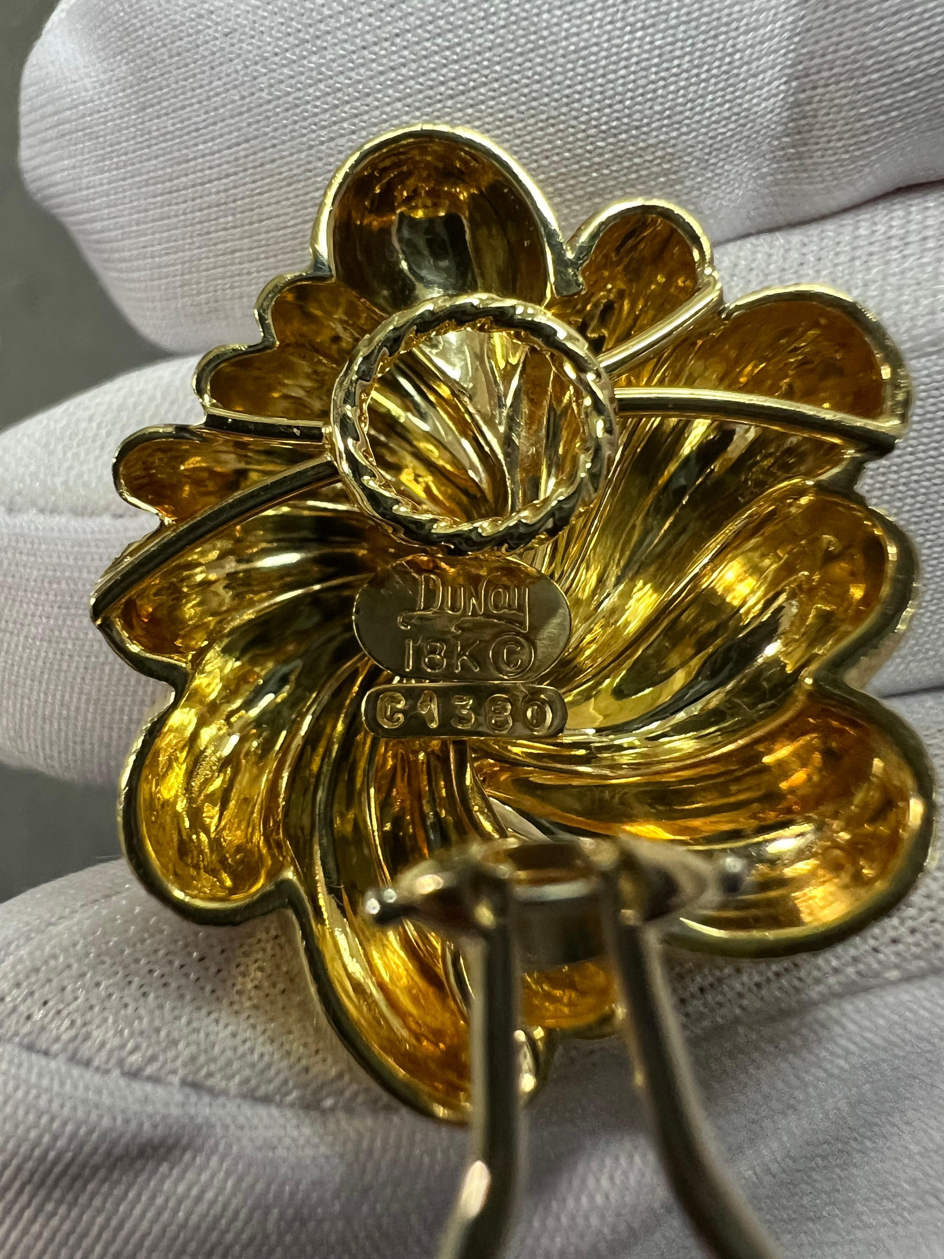 Henry Dunay Pendientes De Clip De Oro Amarillo De 18k Con Remolino Floral Sabi Y Fi Brillante en venta 9