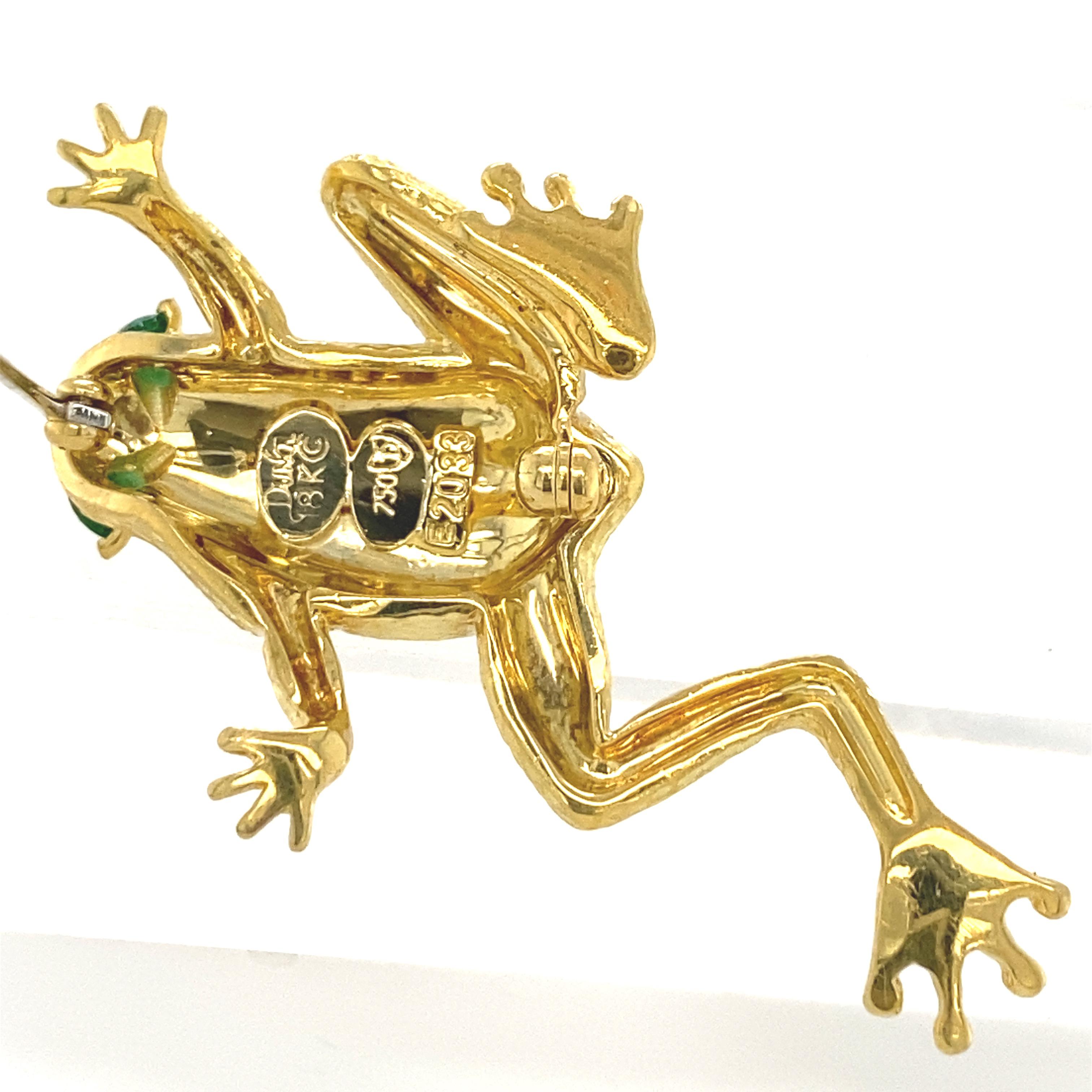 Henry Dunay Frog Brooch in 18 Karat Gold with Emerald Eyes 8