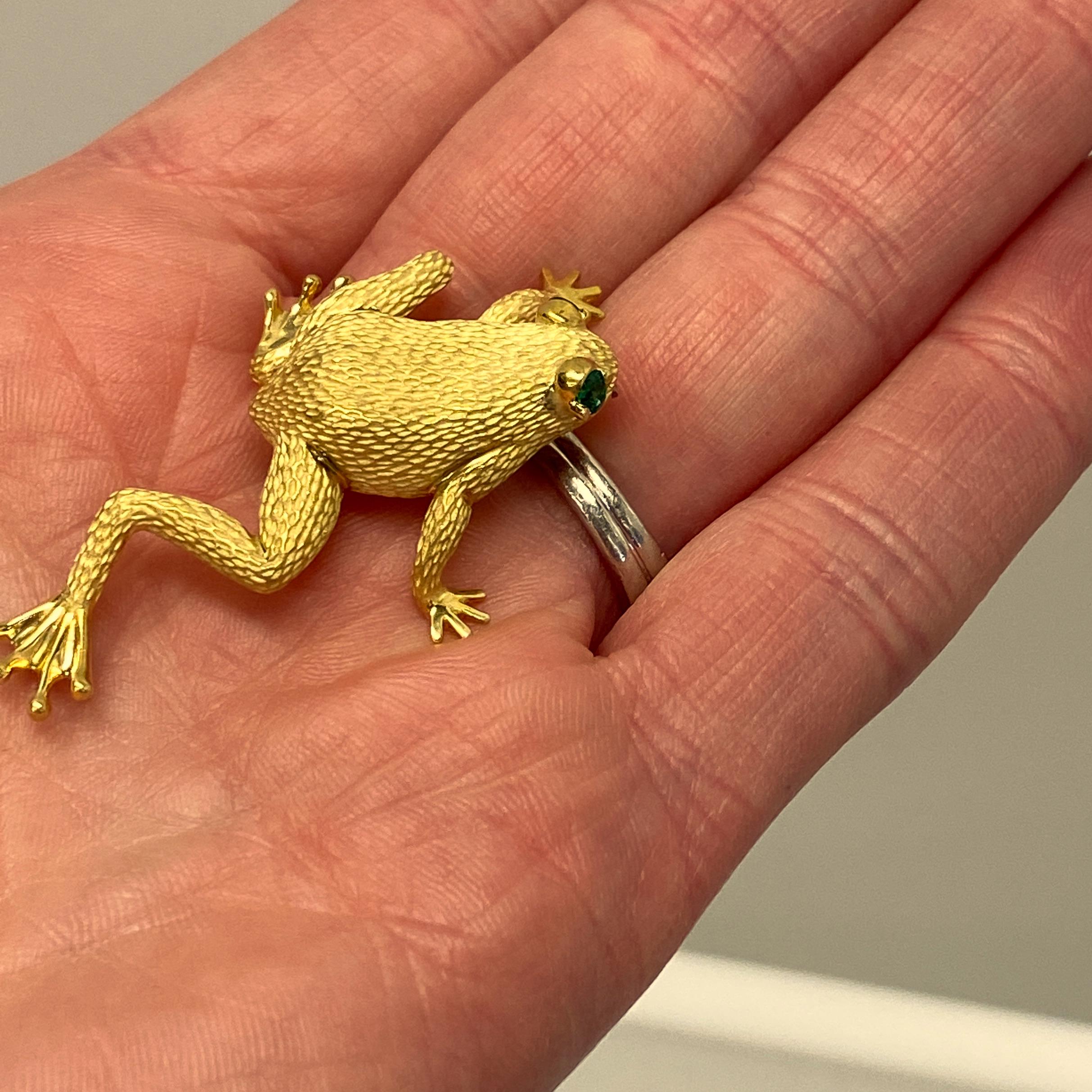 Henry Dunay Frog Brooch in 18 Karat Gold with Emerald Eyes 10