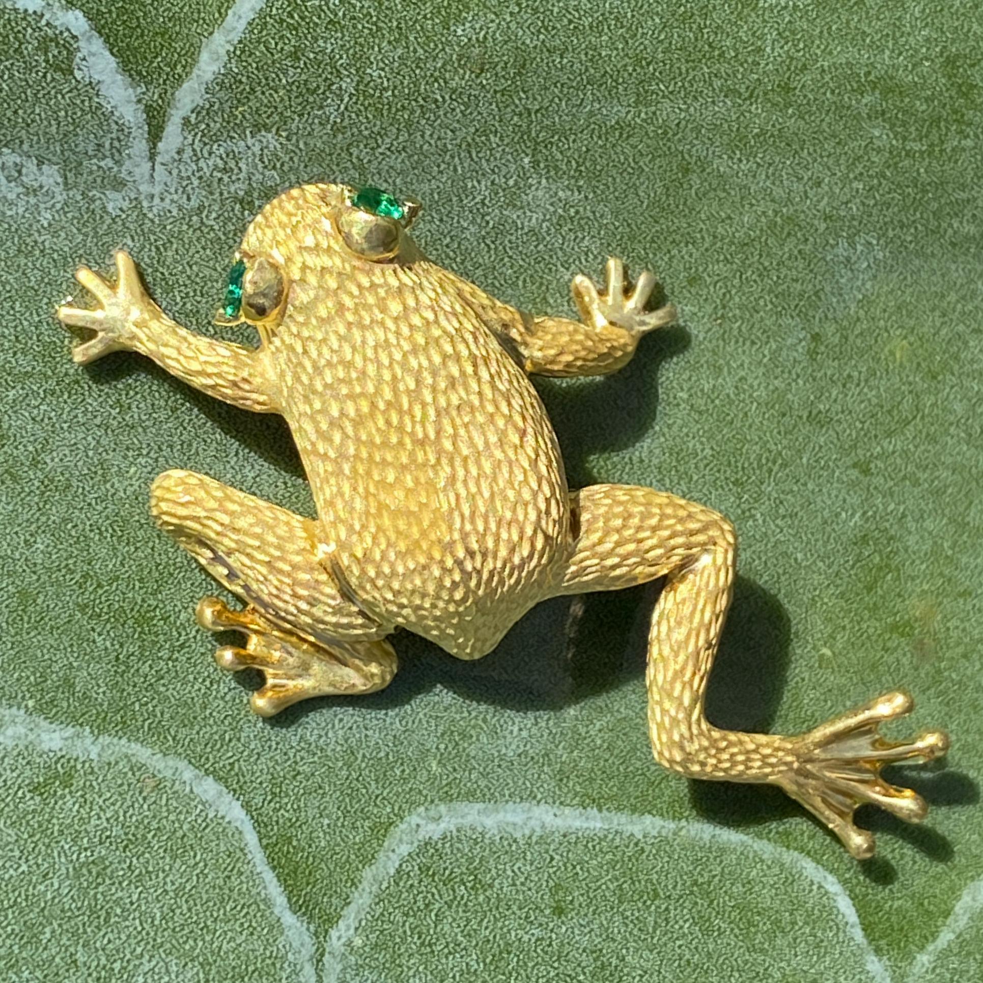 Women's or Men's Henry Dunay Frog Brooch in 18 Karat Gold with Emerald Eyes