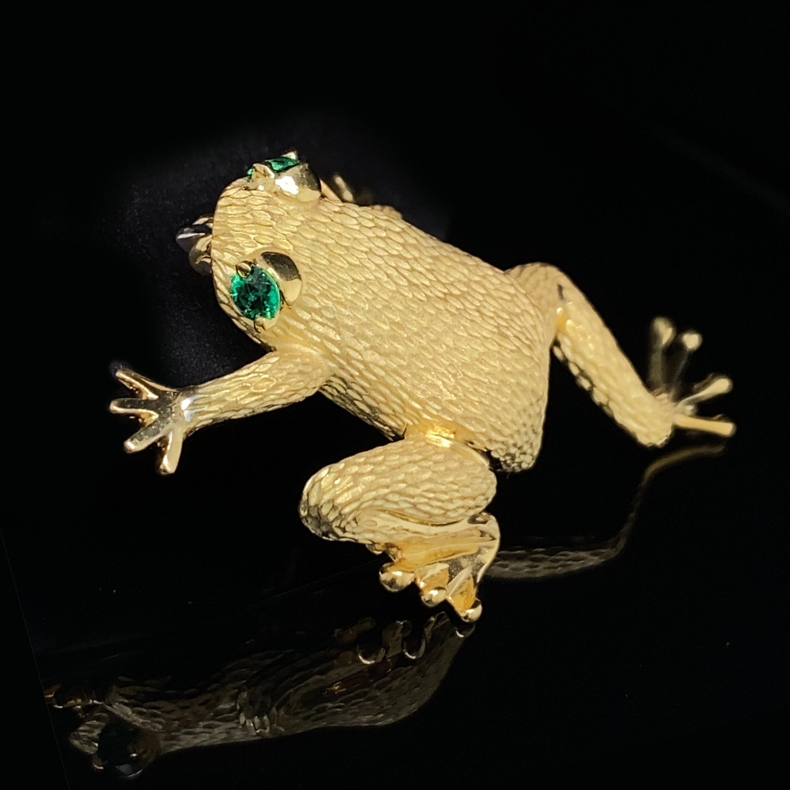 Henry Dunay Frog Brooch in 18 Karat Gold with Emerald Eyes 2