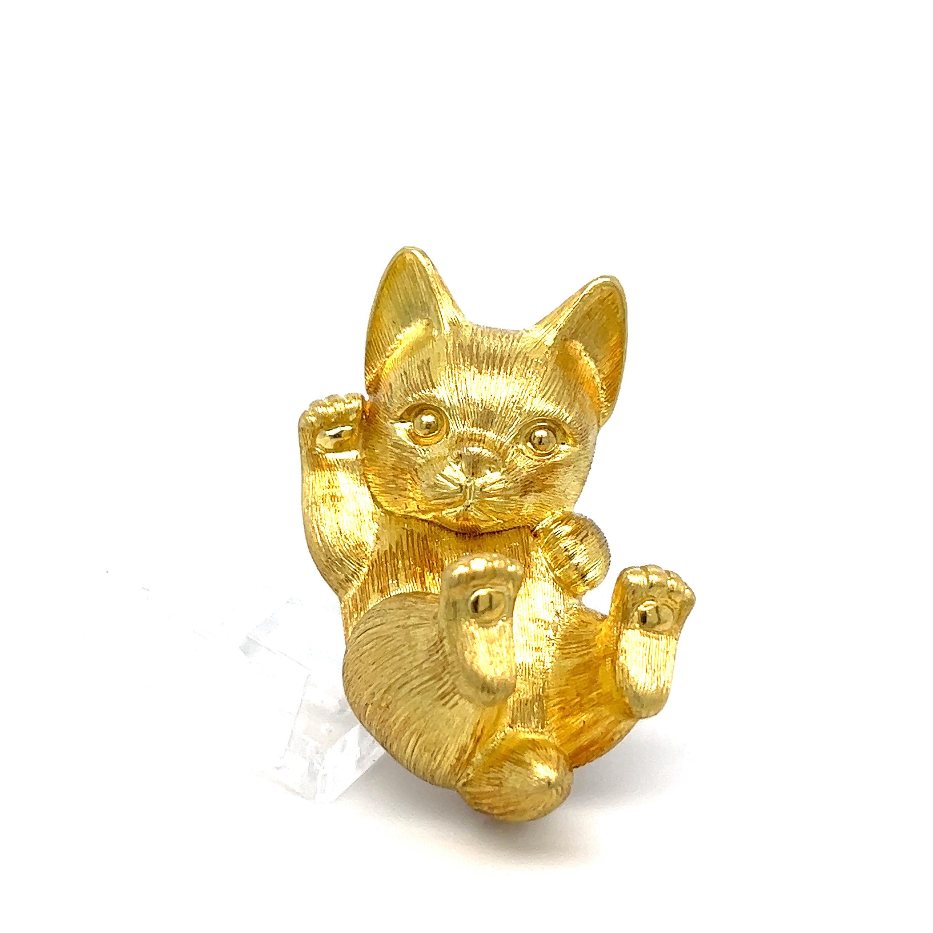 Henry Dunay Gold Kitty Cat Brooch In Excellent Condition In New York, NY