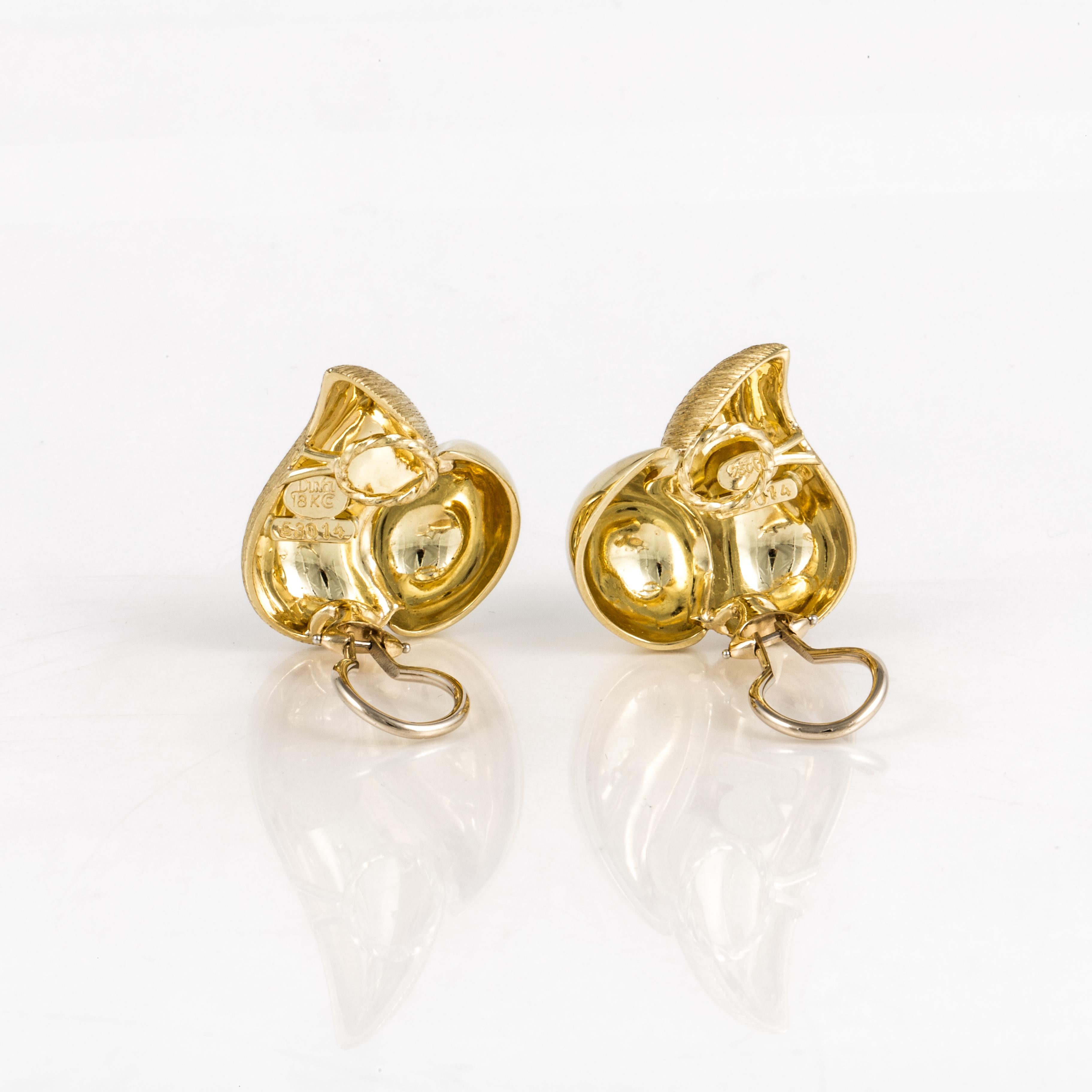 Henry Dunay 18K Gold Sabi Earrings In Good Condition In Houston, TX
