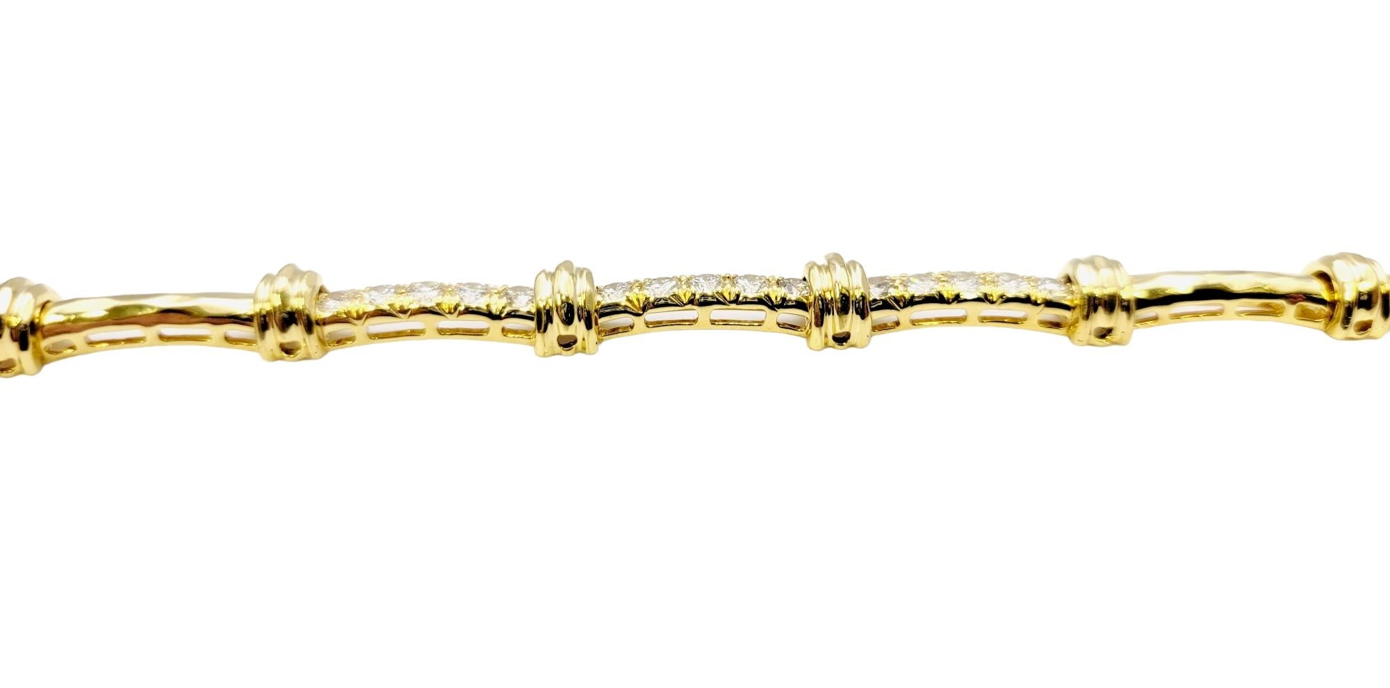 Gehämmertes Gliederarmband aus 18 Karat Gelbgold von Henry Dunay mit F-G-Diamanten Damen