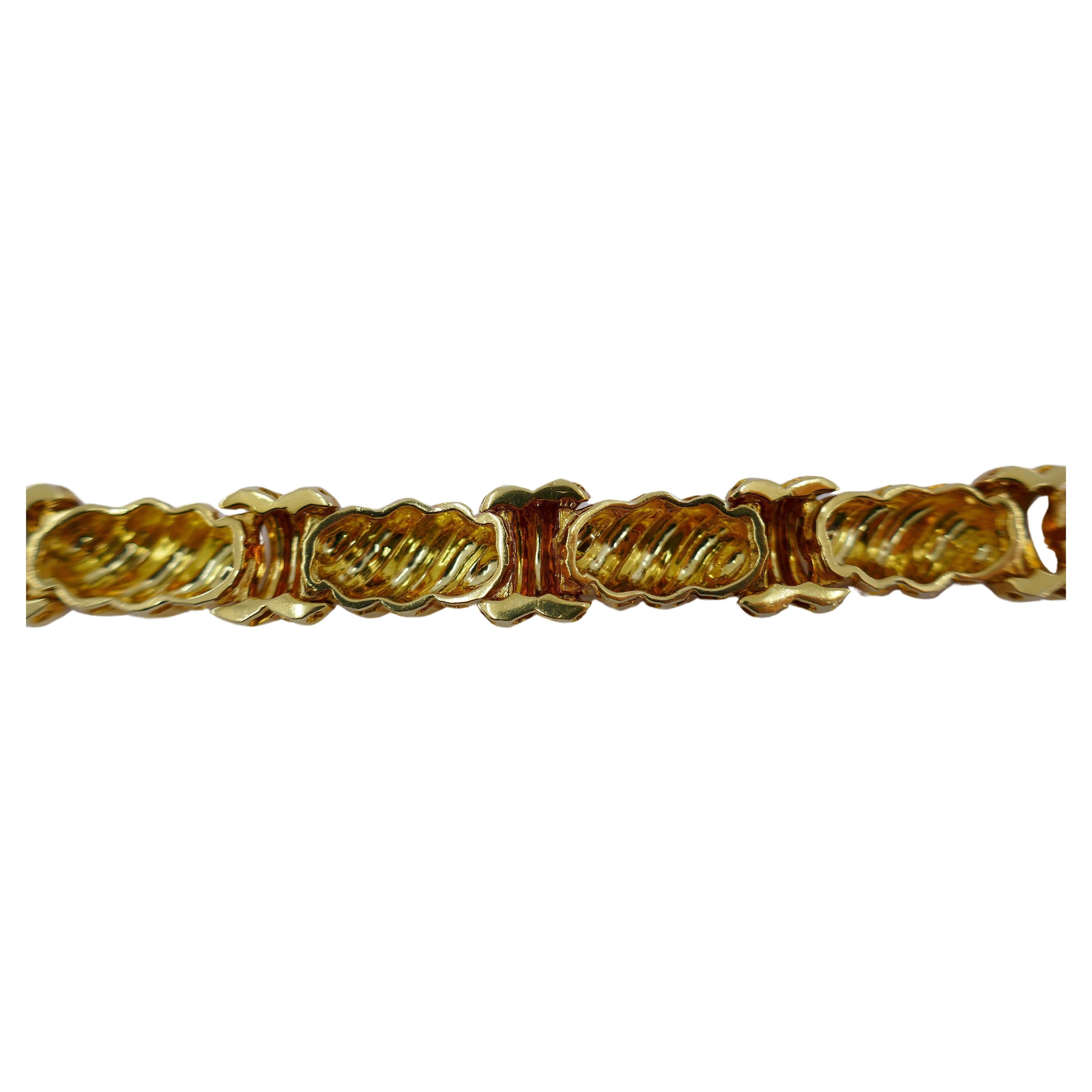 Henry Dunay Hammered 18k Gold Bracelet In Excellent Condition For Sale In Beverly Hills, CA