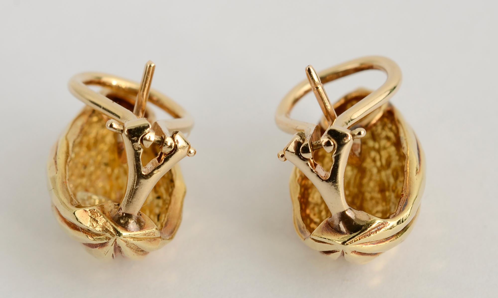 Henry Dunay Hammered Gold Pear Shaped Earrings In Excellent Condition For Sale In Darnestown, MD