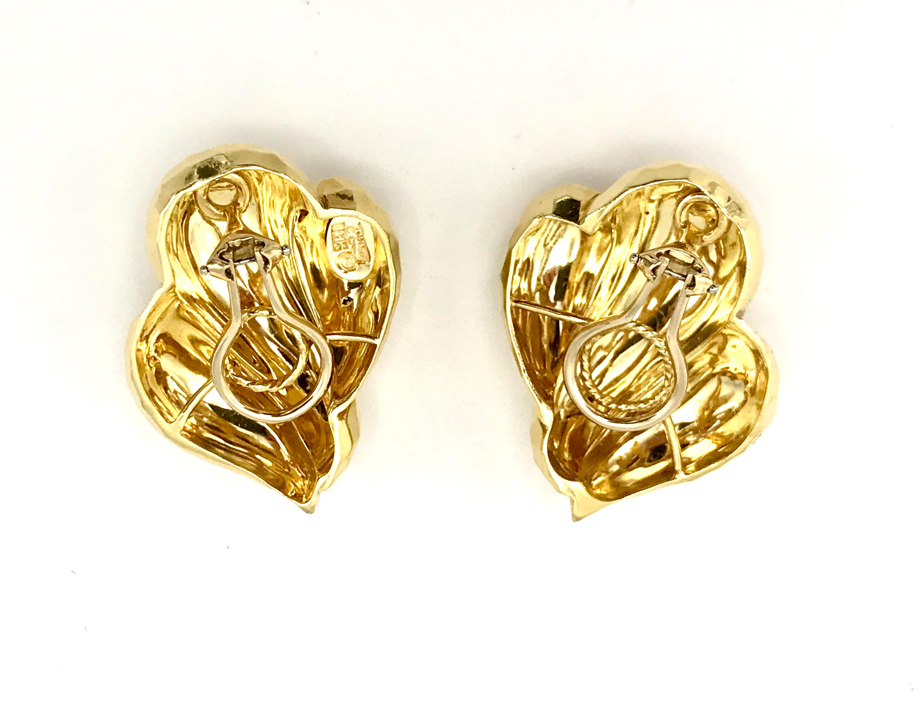 Henry Dunay Hammered Yellow Gold Clip-On Earrings In Excellent Condition In Beverly Hills, CA