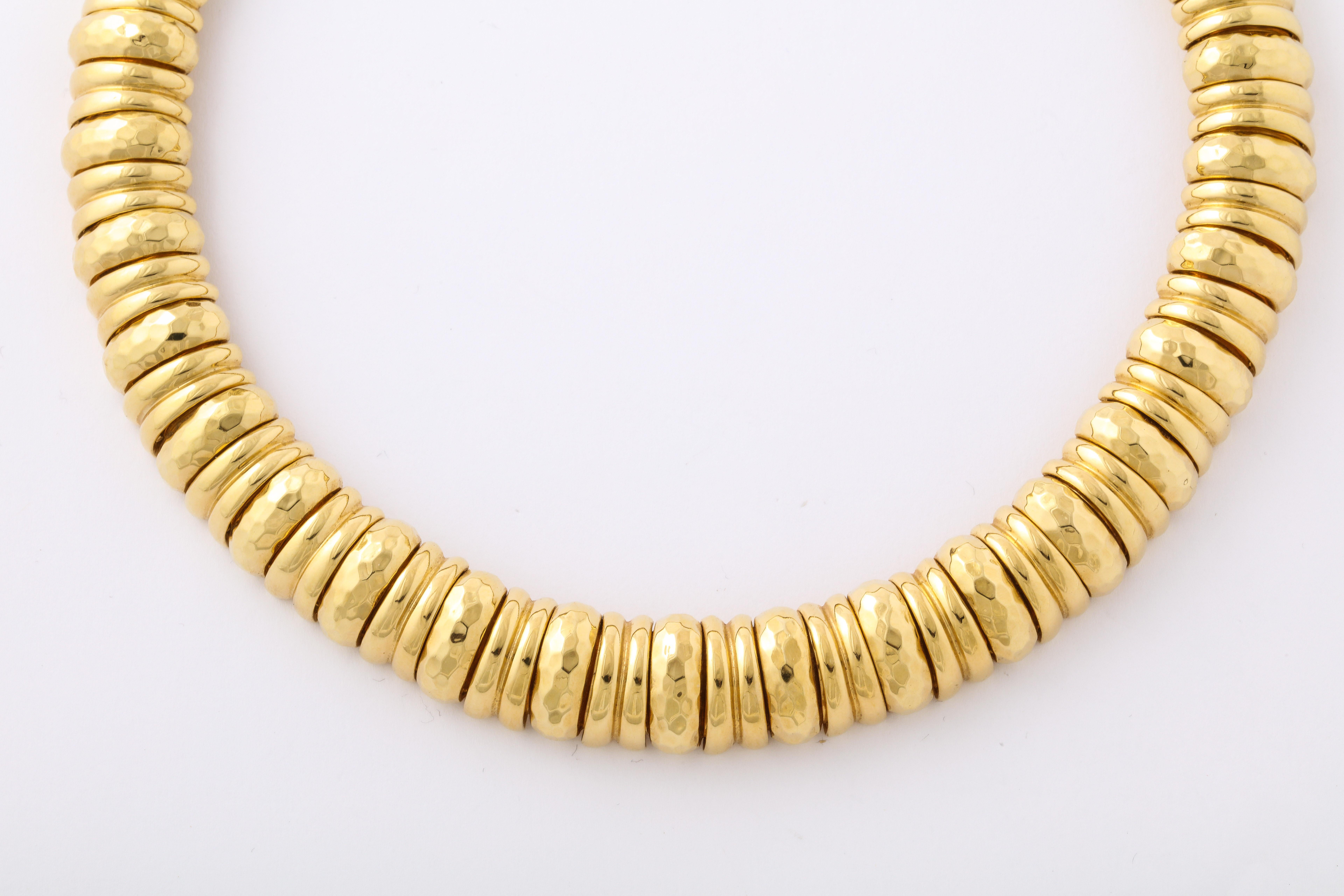 Henry Dunay Hammered Yellow Gold Collar Necklace, marked Dunay 18K C 1040 750 with Dunay hallmark. 214.6 grams, 16